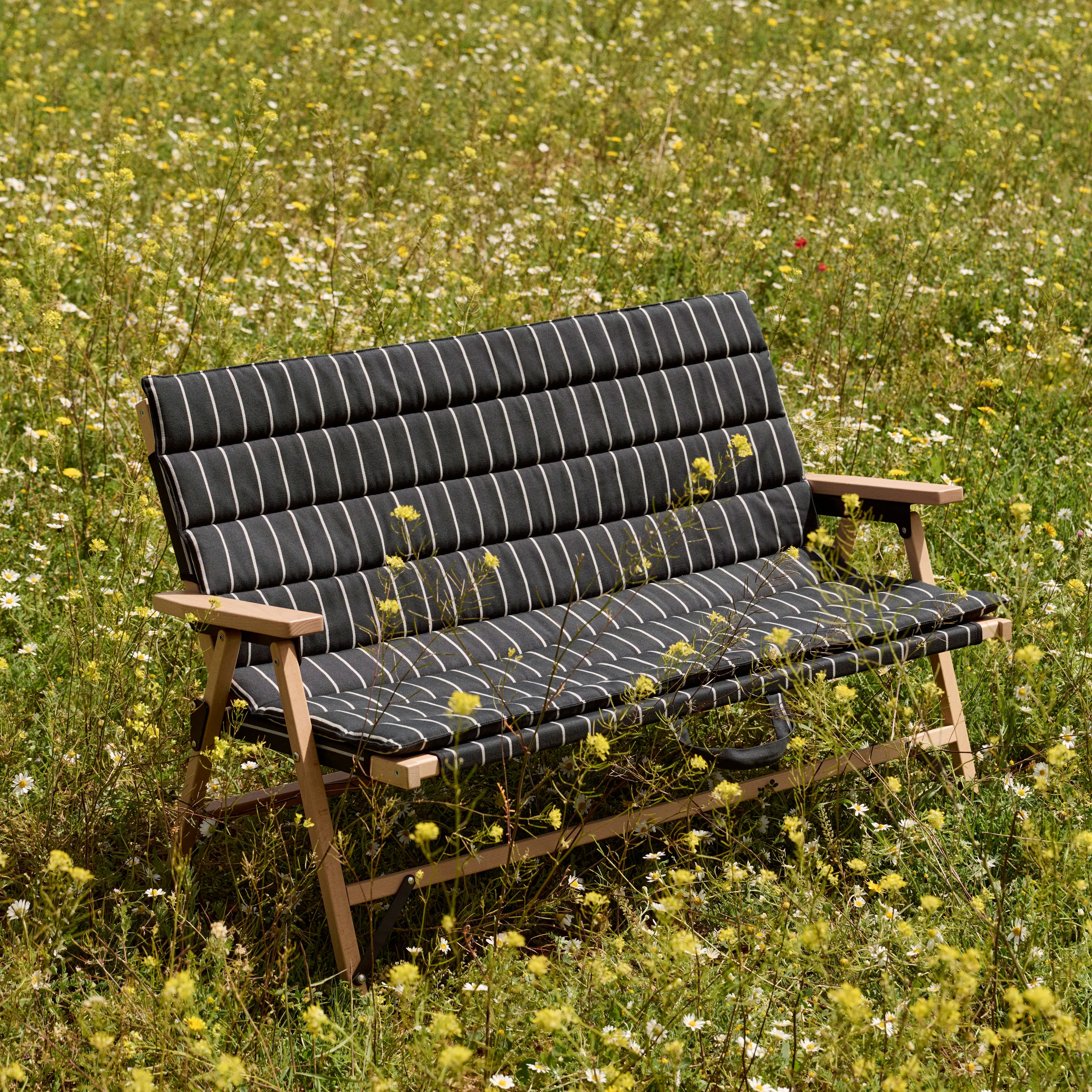 Outdoor Market Folding Sofa - 3