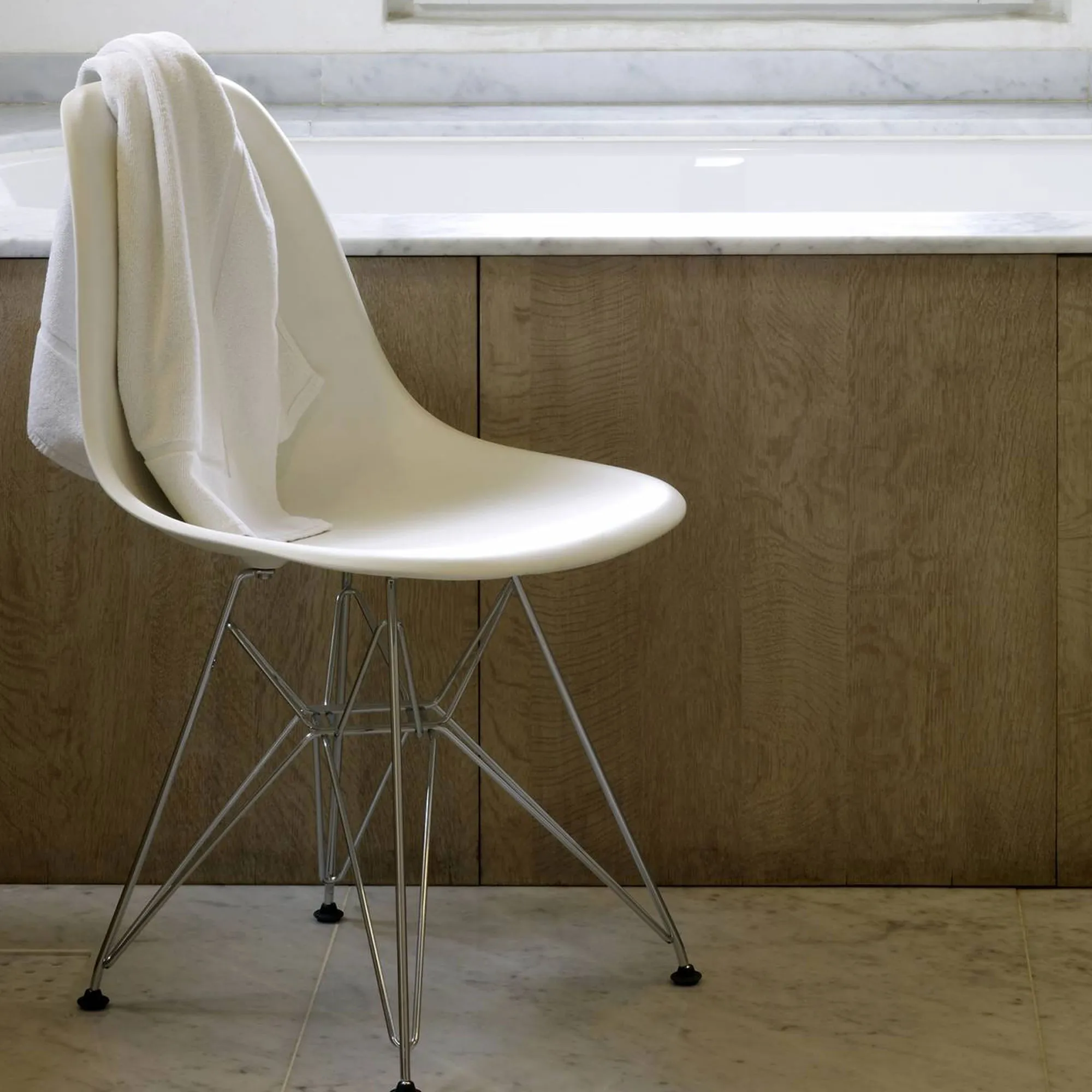 Eames RE Plastic Chair DSR stol White - 3