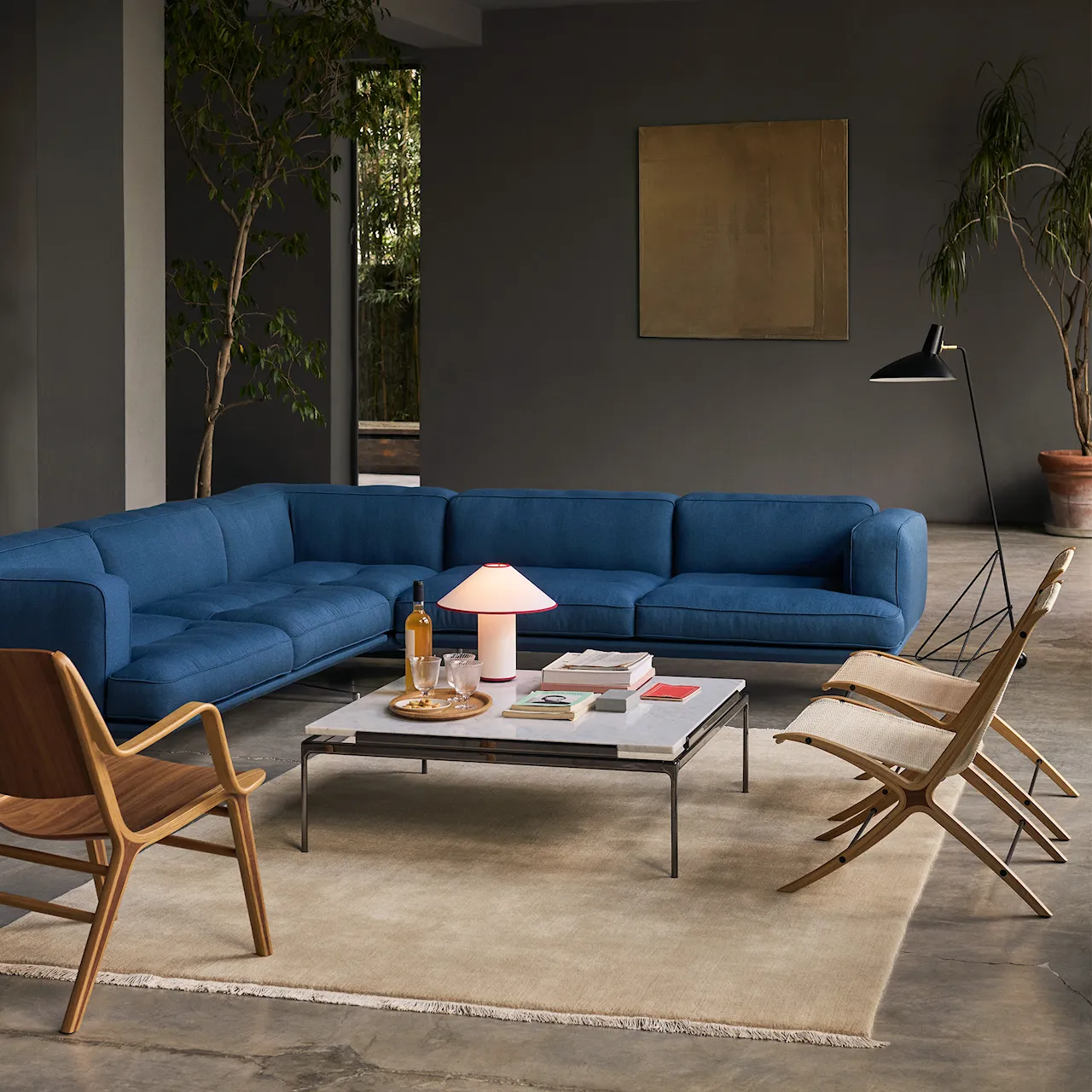 Inland AV41 hjørnesofa polert aluminium ben