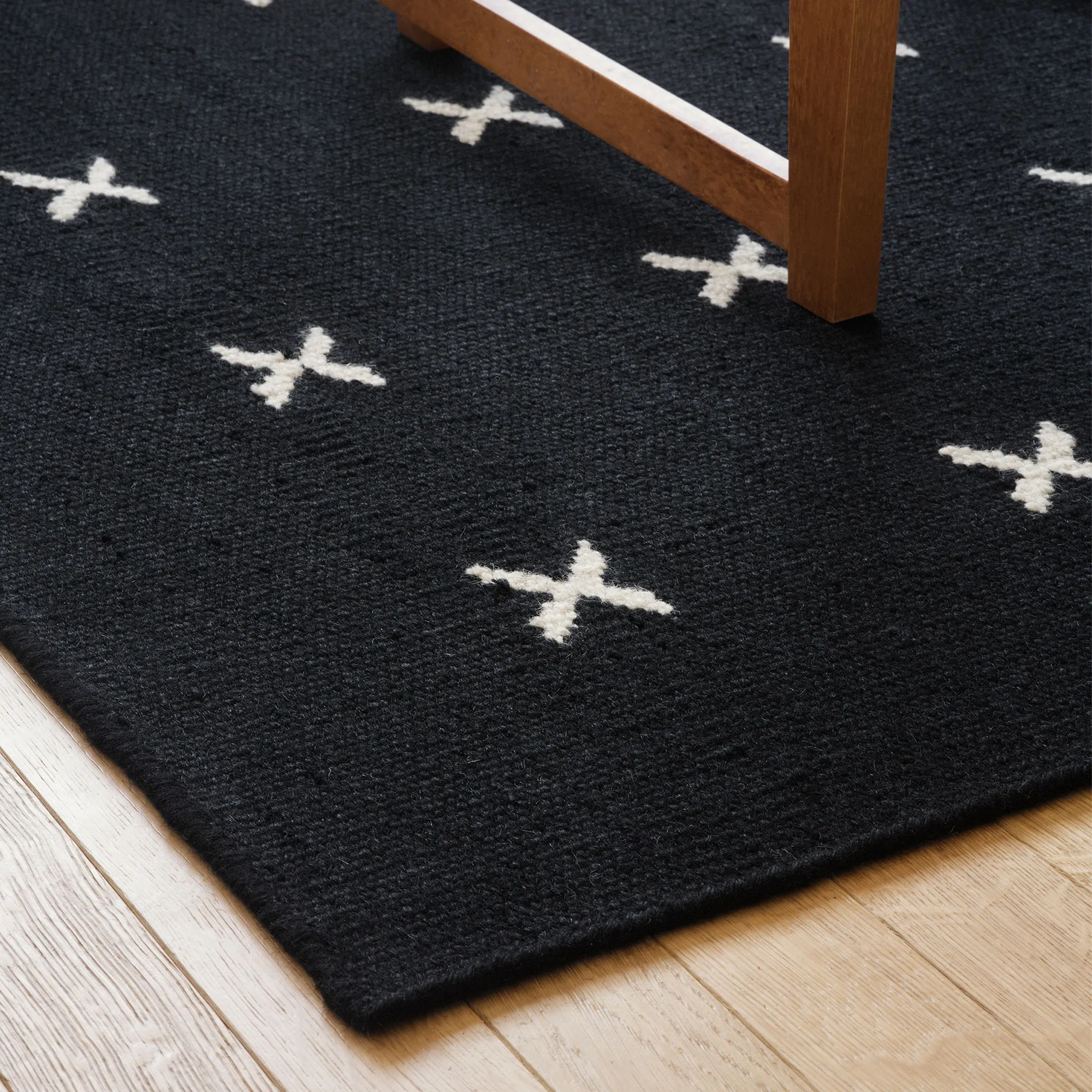 Cross Black/Cream ullteppe - 3