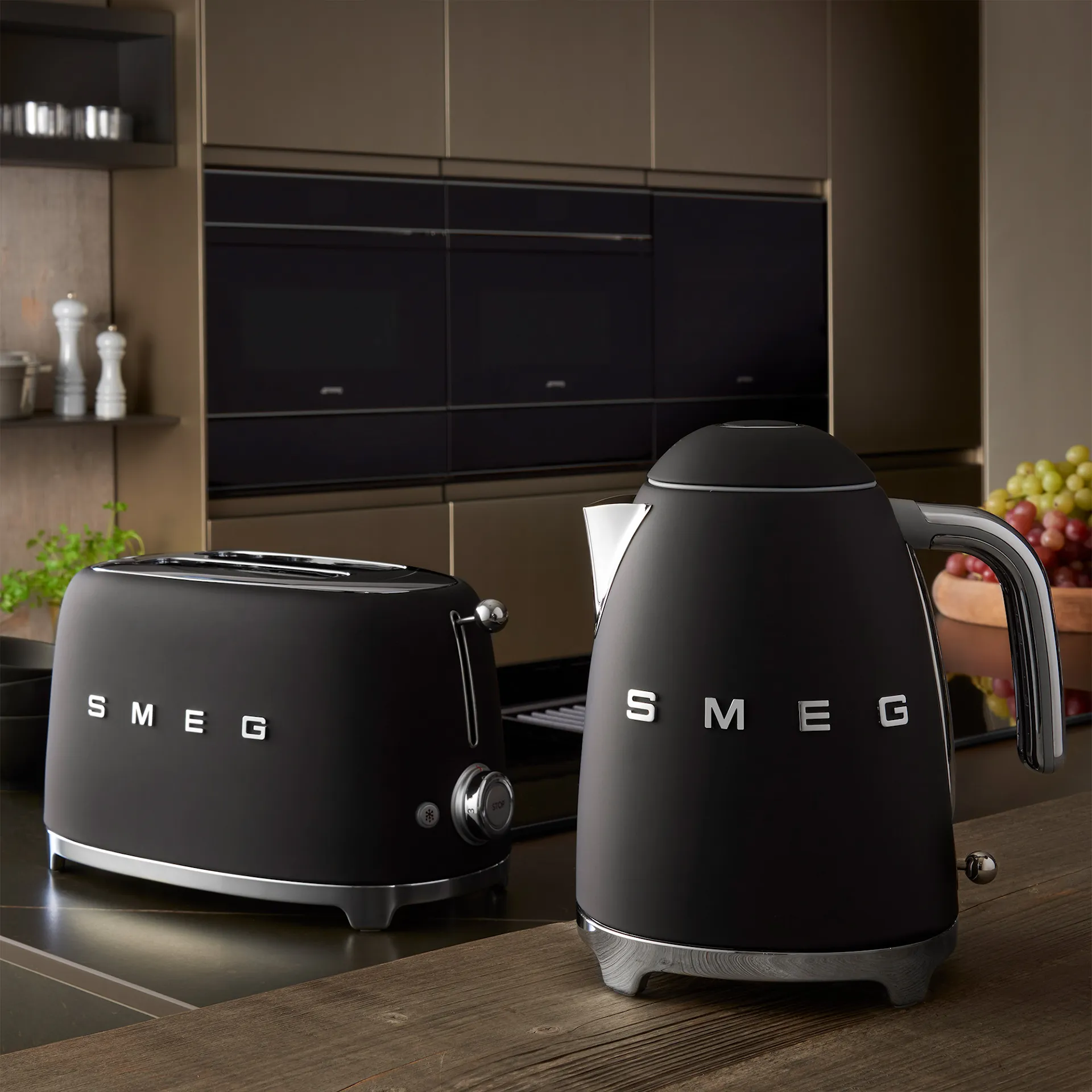 Smeg Electric Kettle Matt Black - Smeg - NO GA