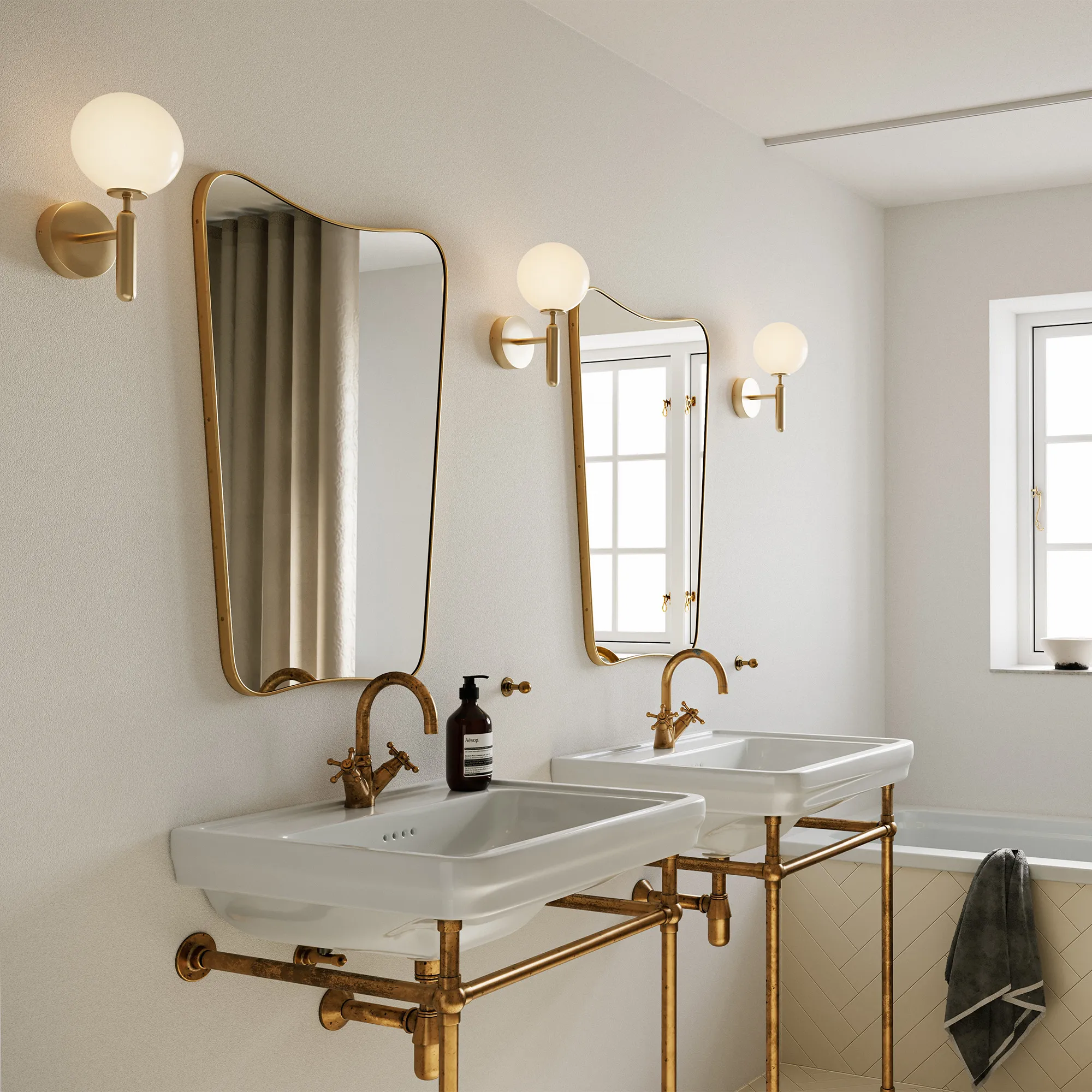 Miira Wall Brass - 2