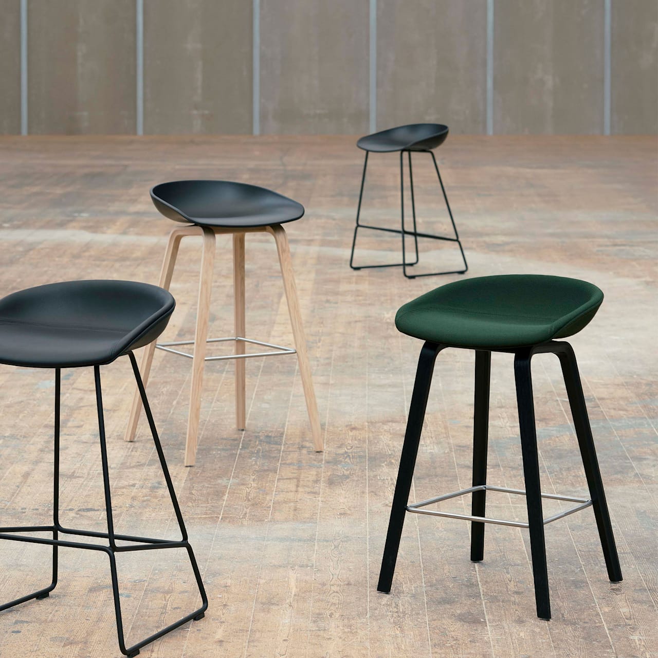 About a Stool AAS33 Black Lacquered Oak