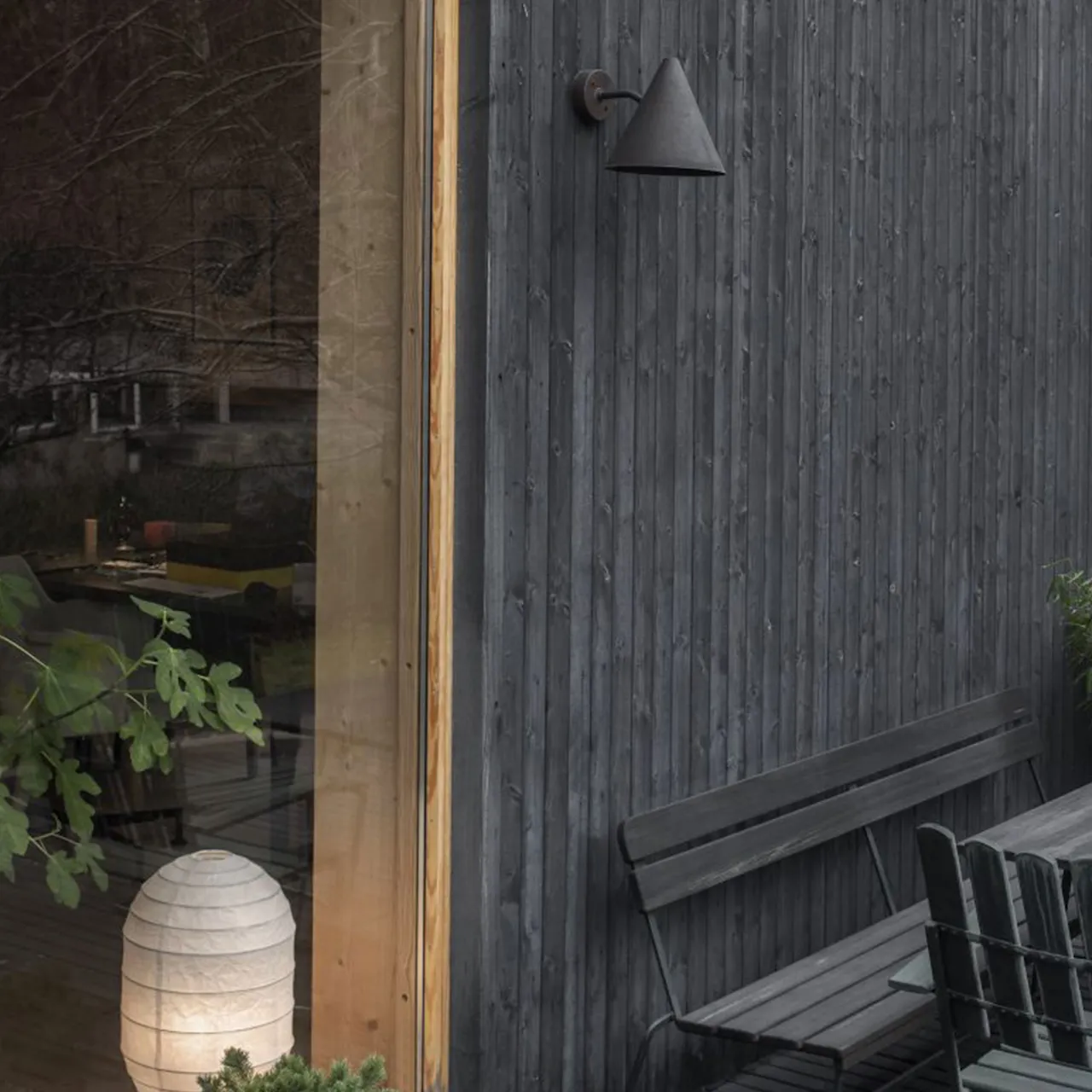 Tratten Vägglampa, Rå koppar
