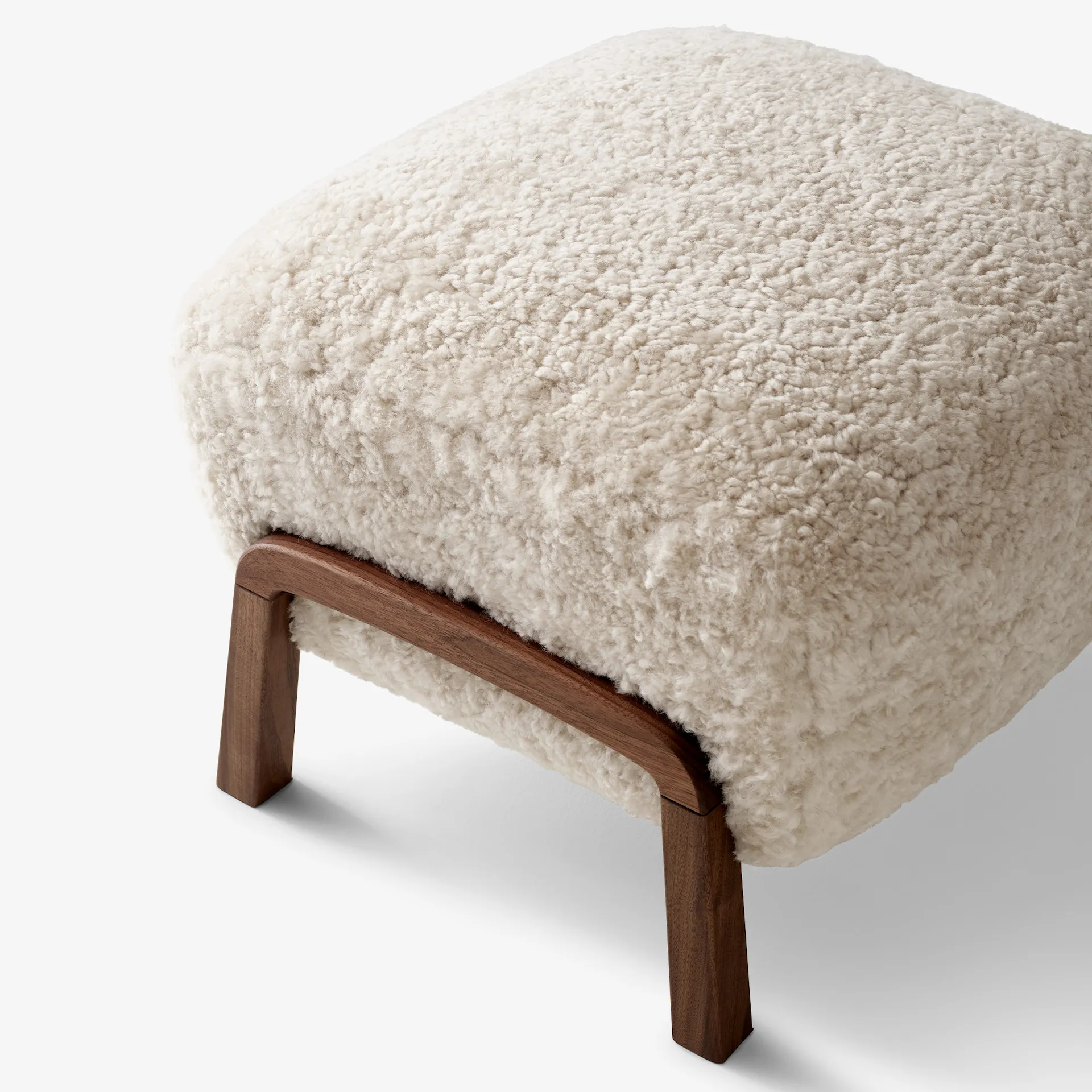 Wulff Pouf ATD3 Walnut - &Tradition - NO GA