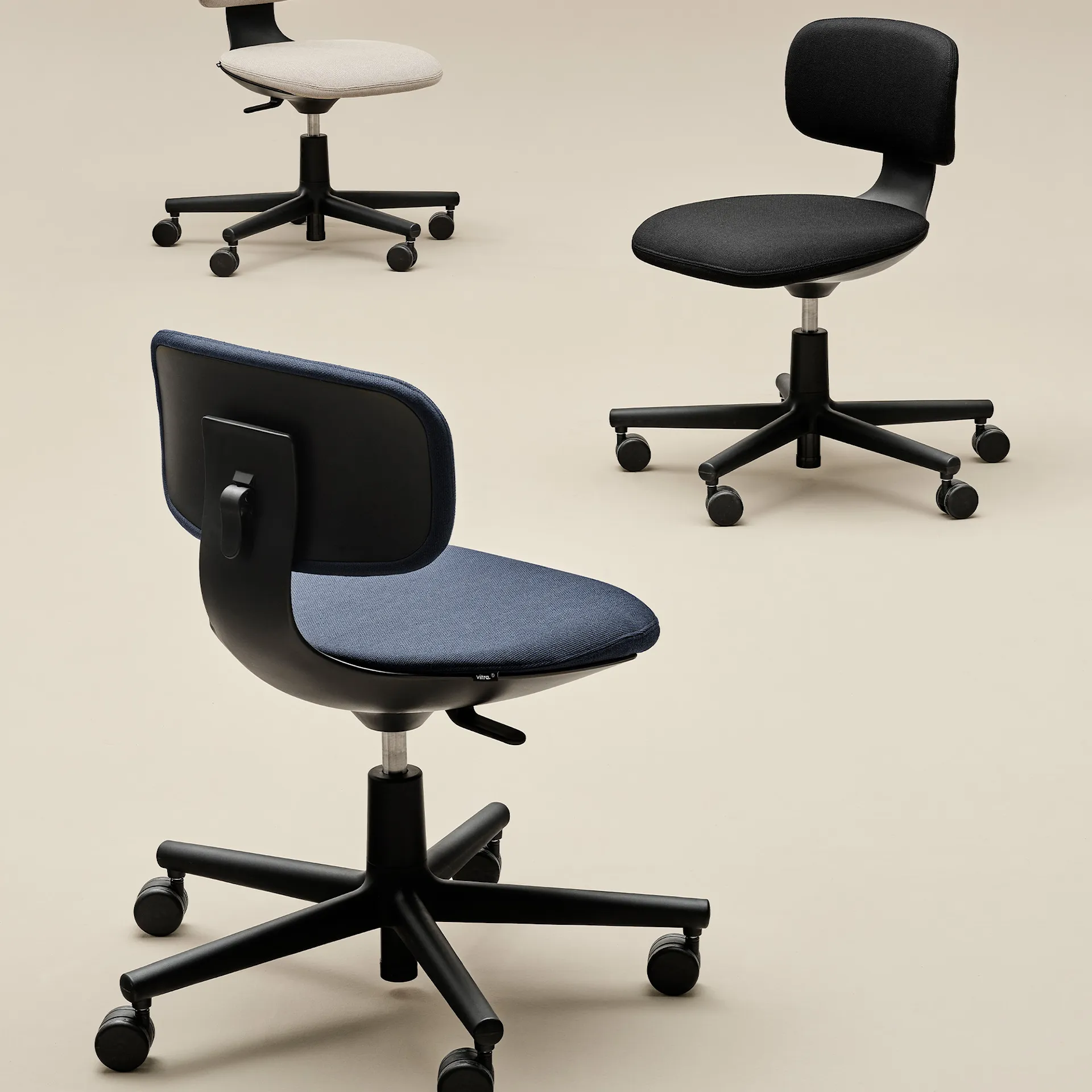 Rookie kontorstol Deep Black - Vitra - Konstantin Grcic - NO GA