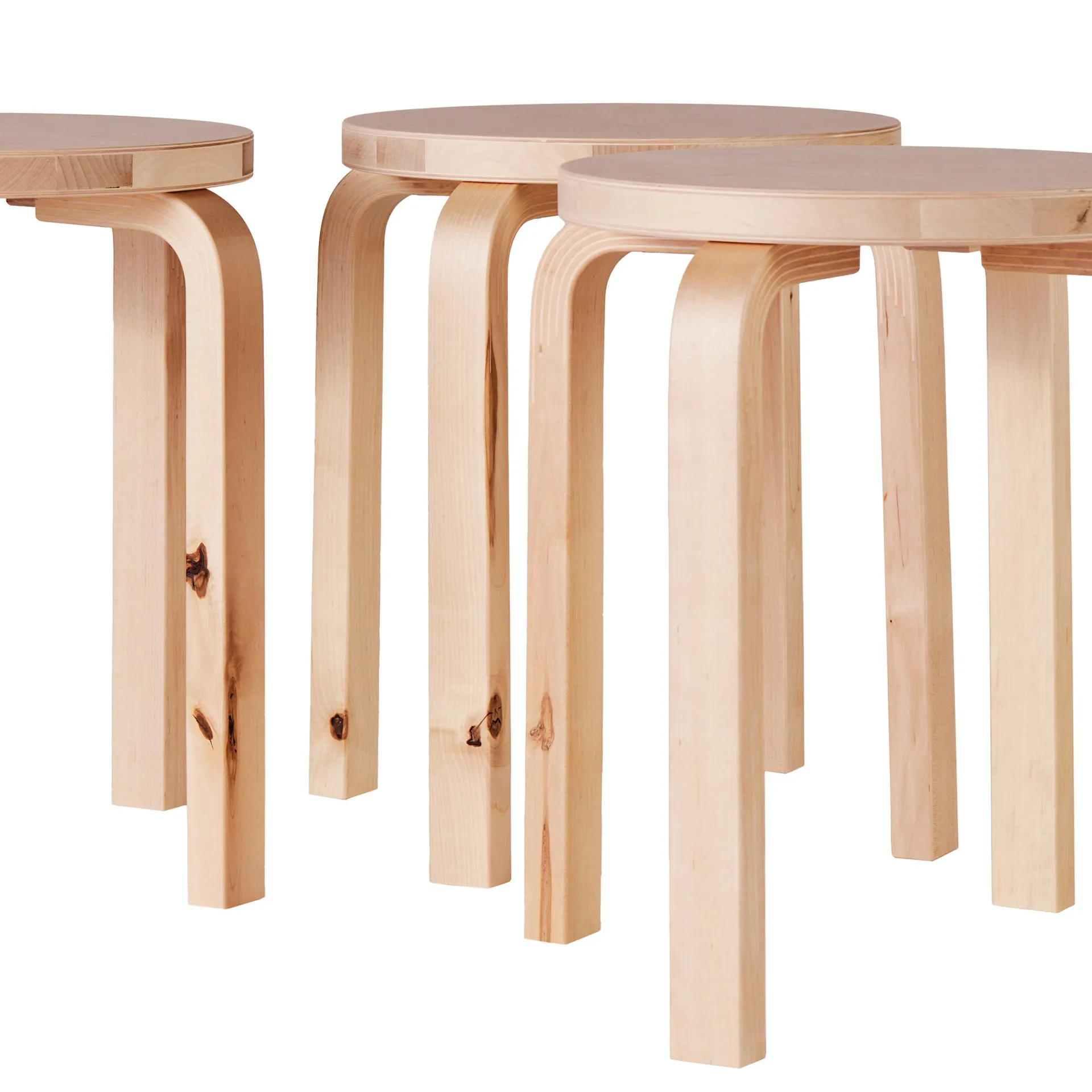 Spesialutgave av Stool E60 Wild Birch, signert Formafantasma - Artek - Alvar Aalto - NO GA