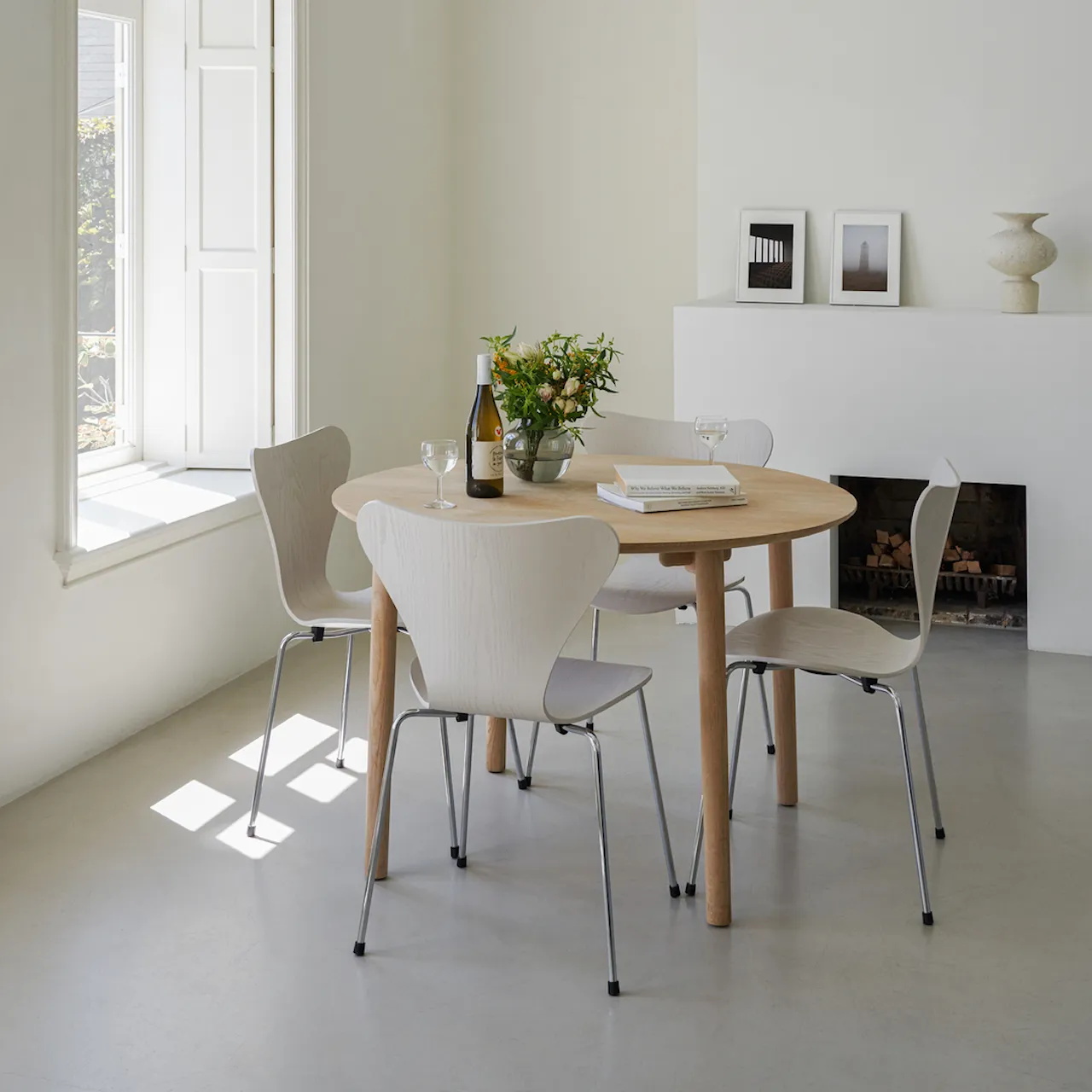 Series 7 stol 3107 farget askefiner