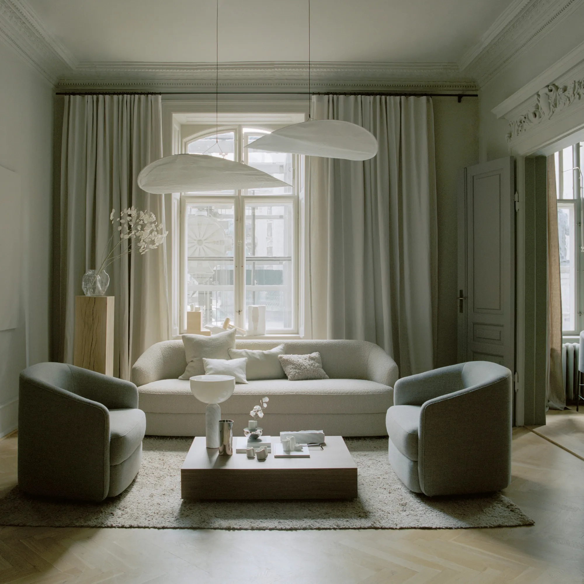 Covent Lounge Chair - 10