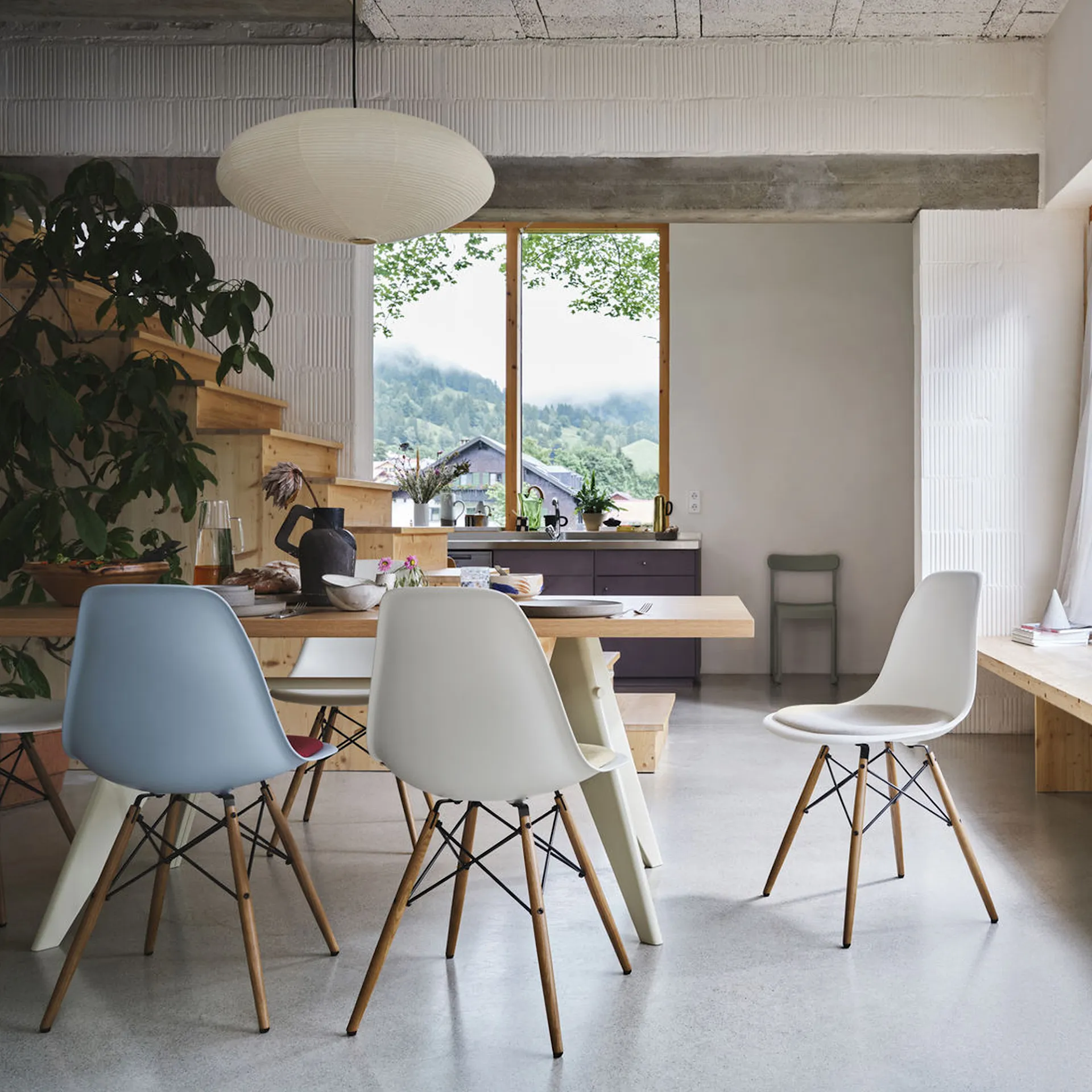 Eames RE Plastic Chair - DSW - Vitra - Charles & Ray Eames - NO GA