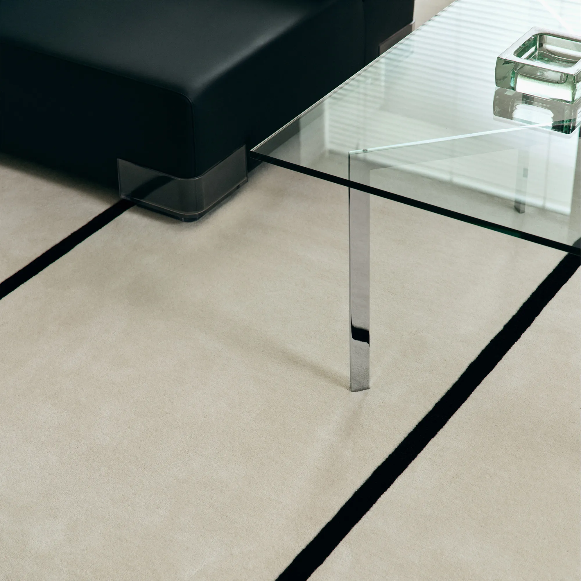 Norr Mälarstrand 01 Dusty White/Black ullteppe - 5