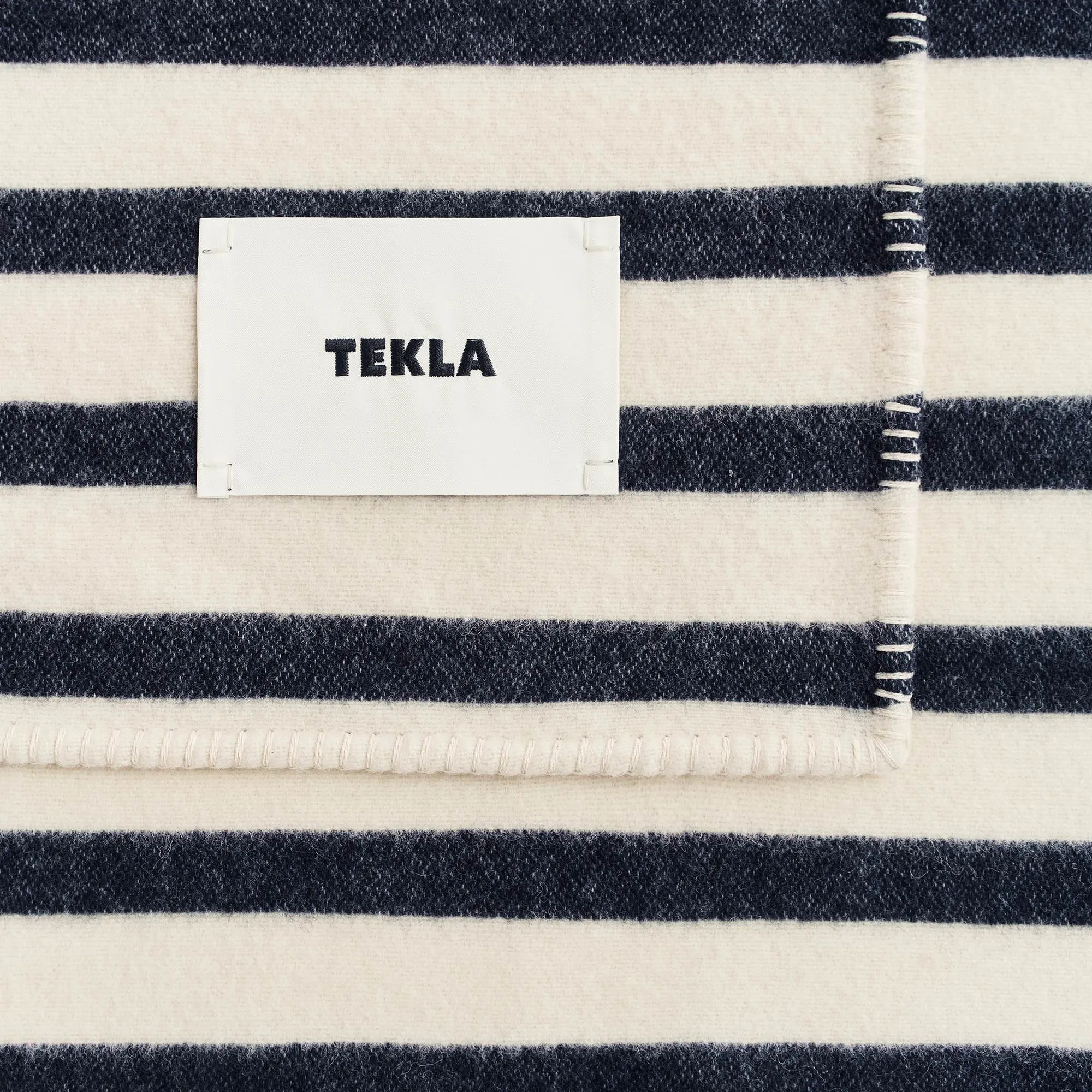 Magpie Stripes lammeullpledd - 3