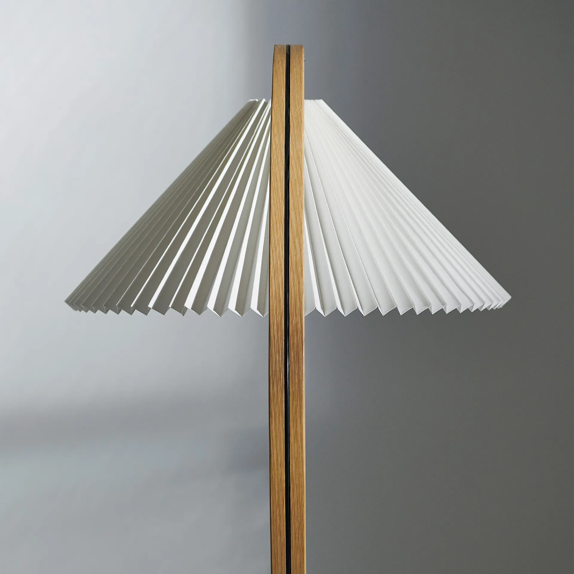 Timberline Floor Lamp - Gubi - NO GA