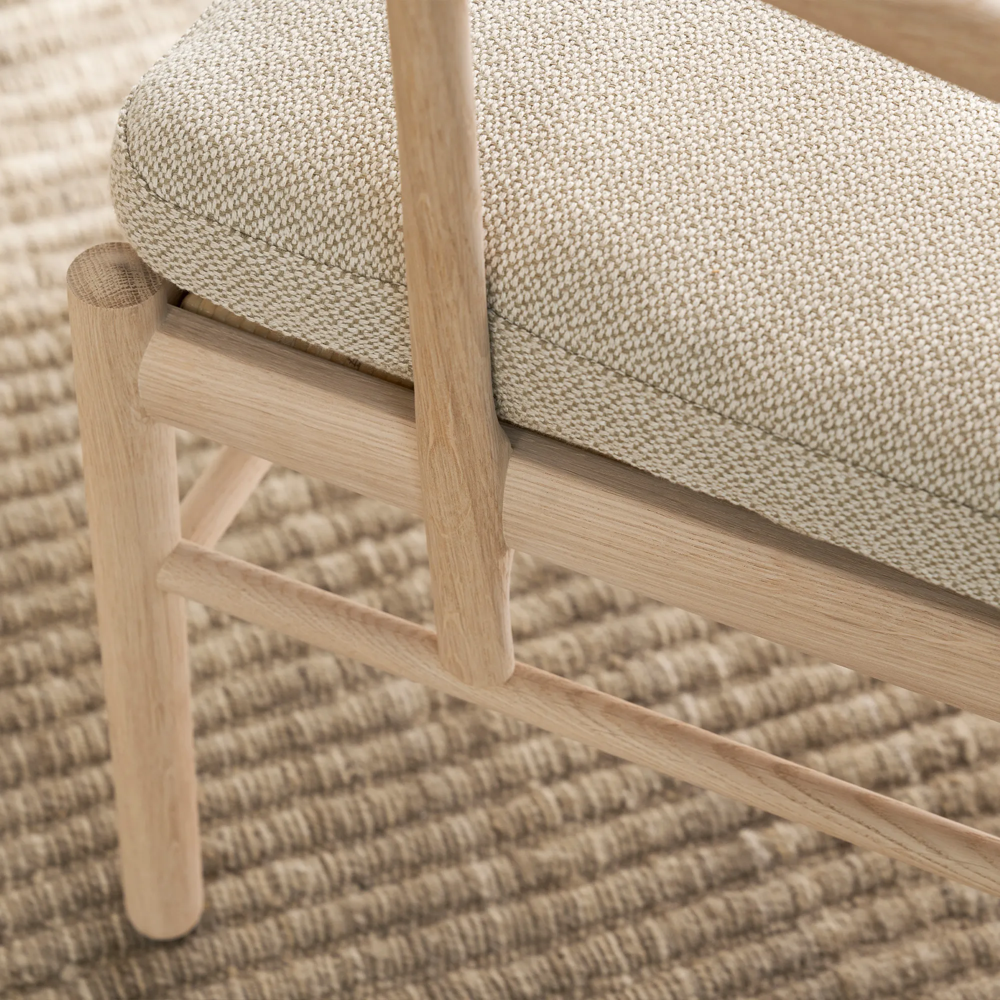 OW149-2 Colonial 2-seters sofa valnøtt