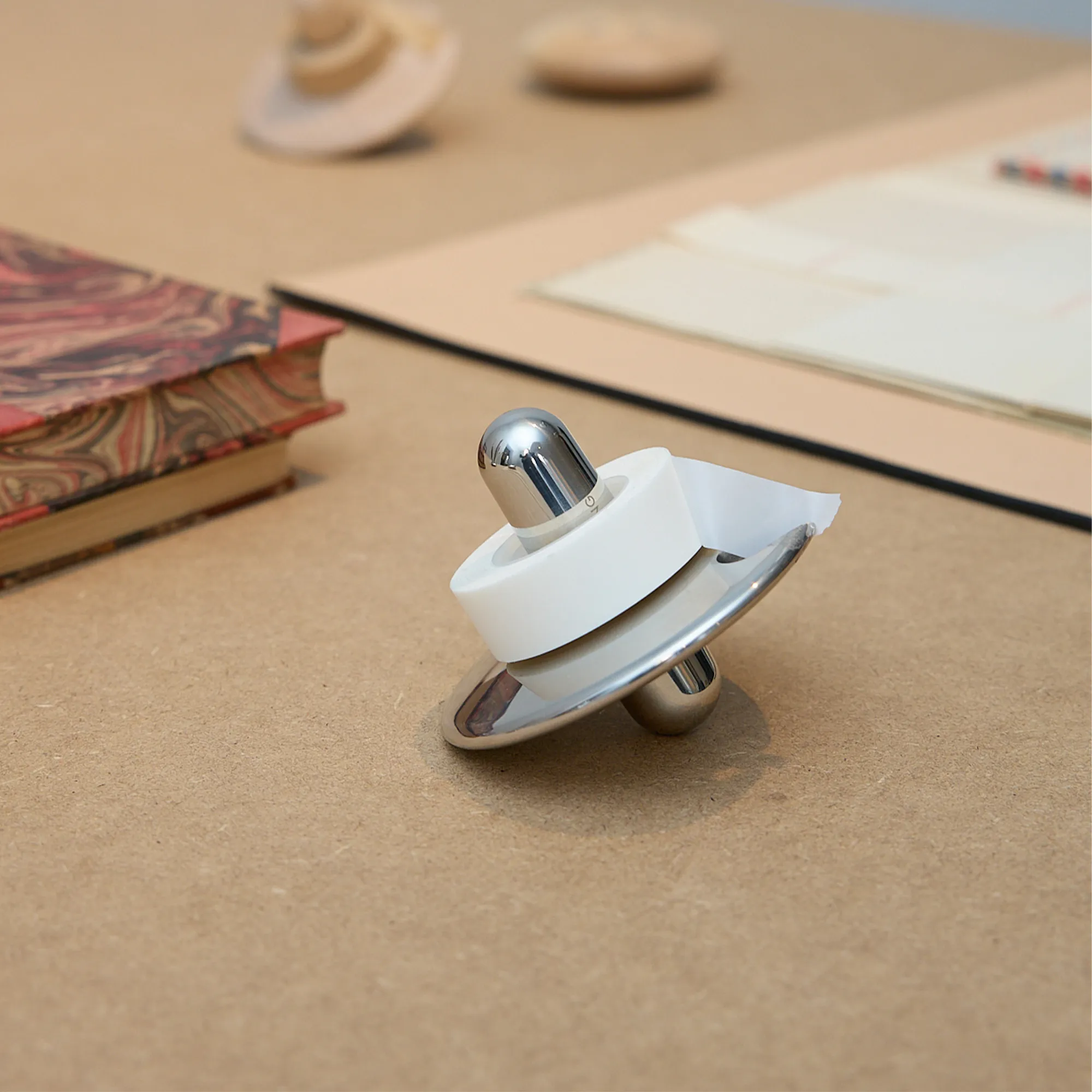 Oopus tapeholder - 2