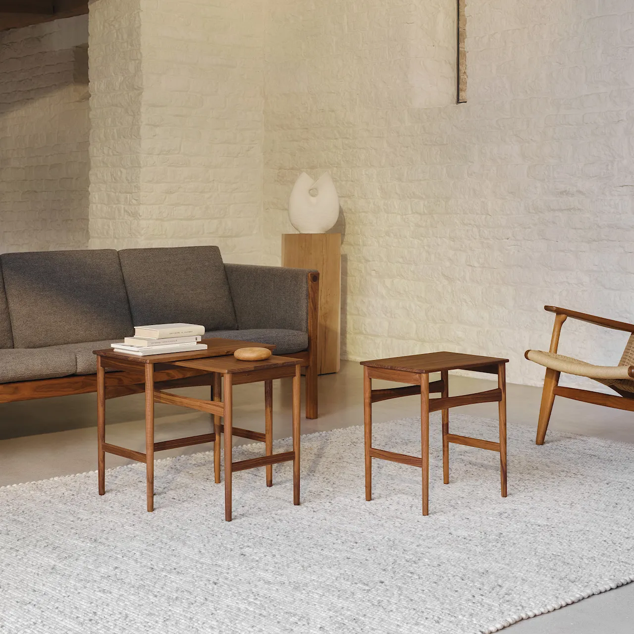 CH004 Nesting Tables stablebordene