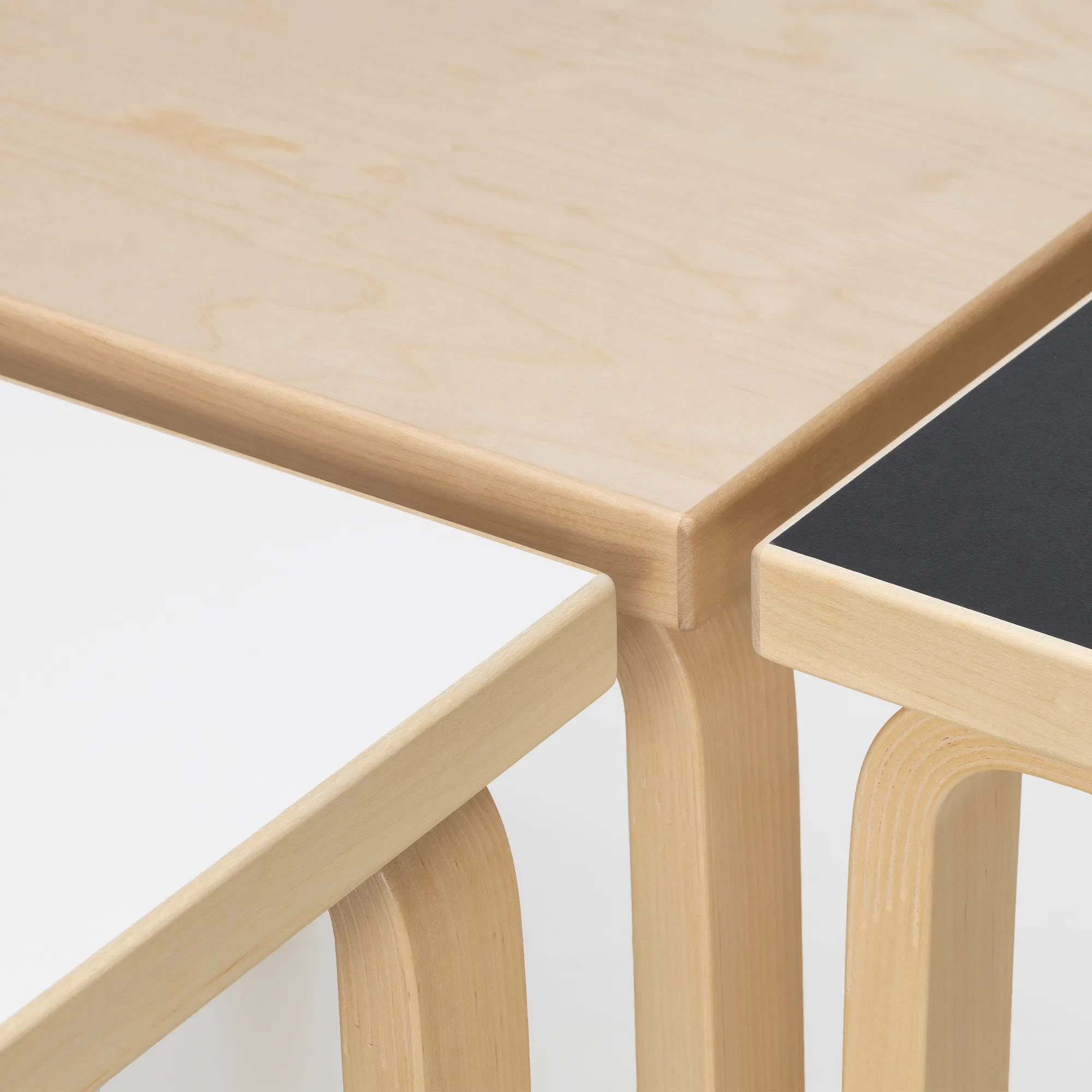 Aalto Table Square 81C spisebord - 3
