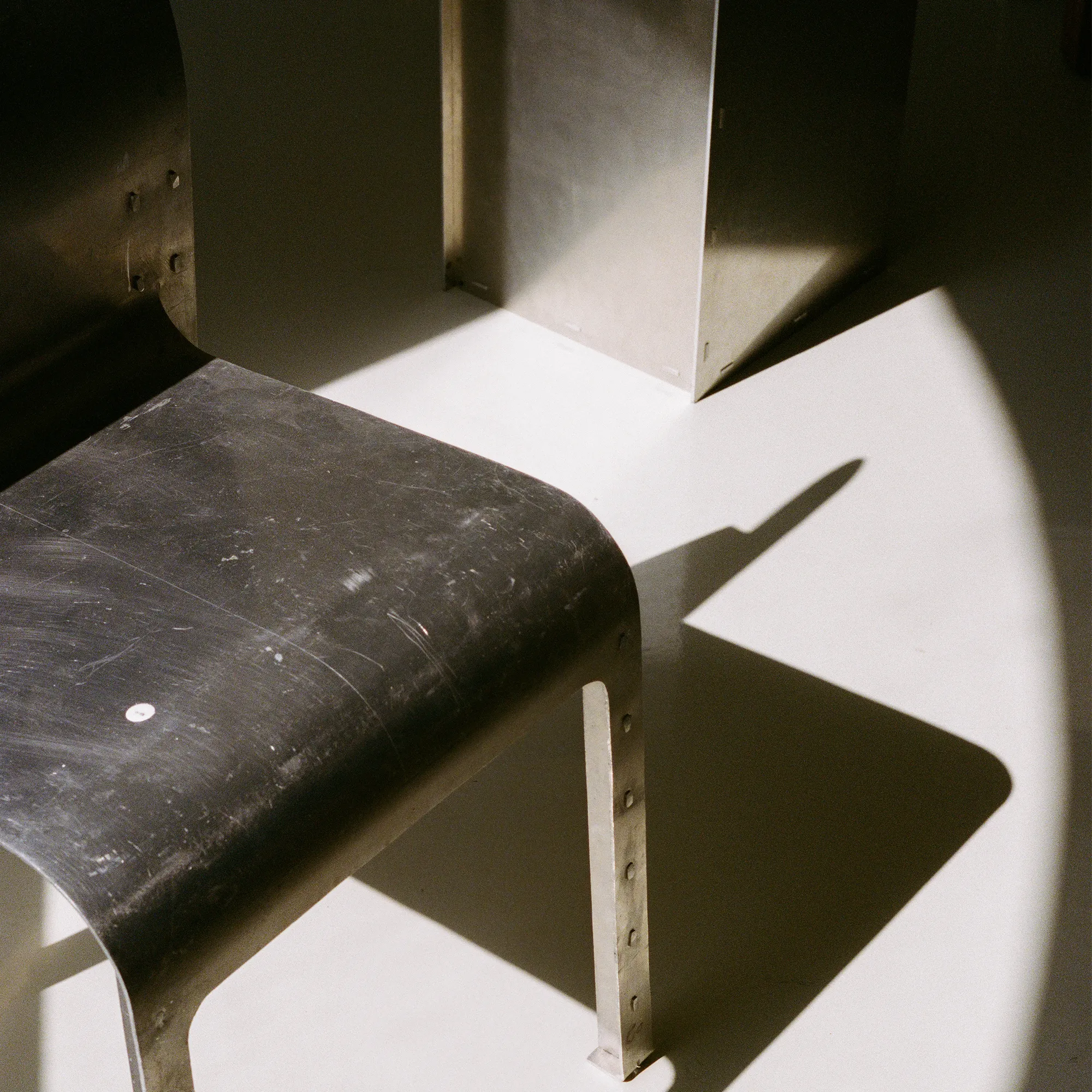 Rivet spisestuestol - 12
