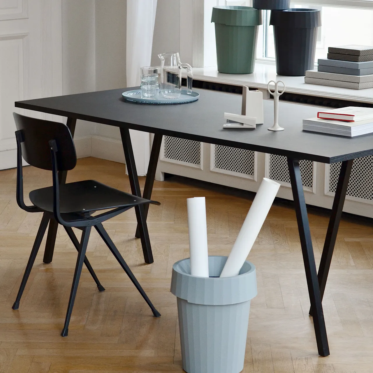 Loop Stand Table - Black - 180 x 87,5 cm