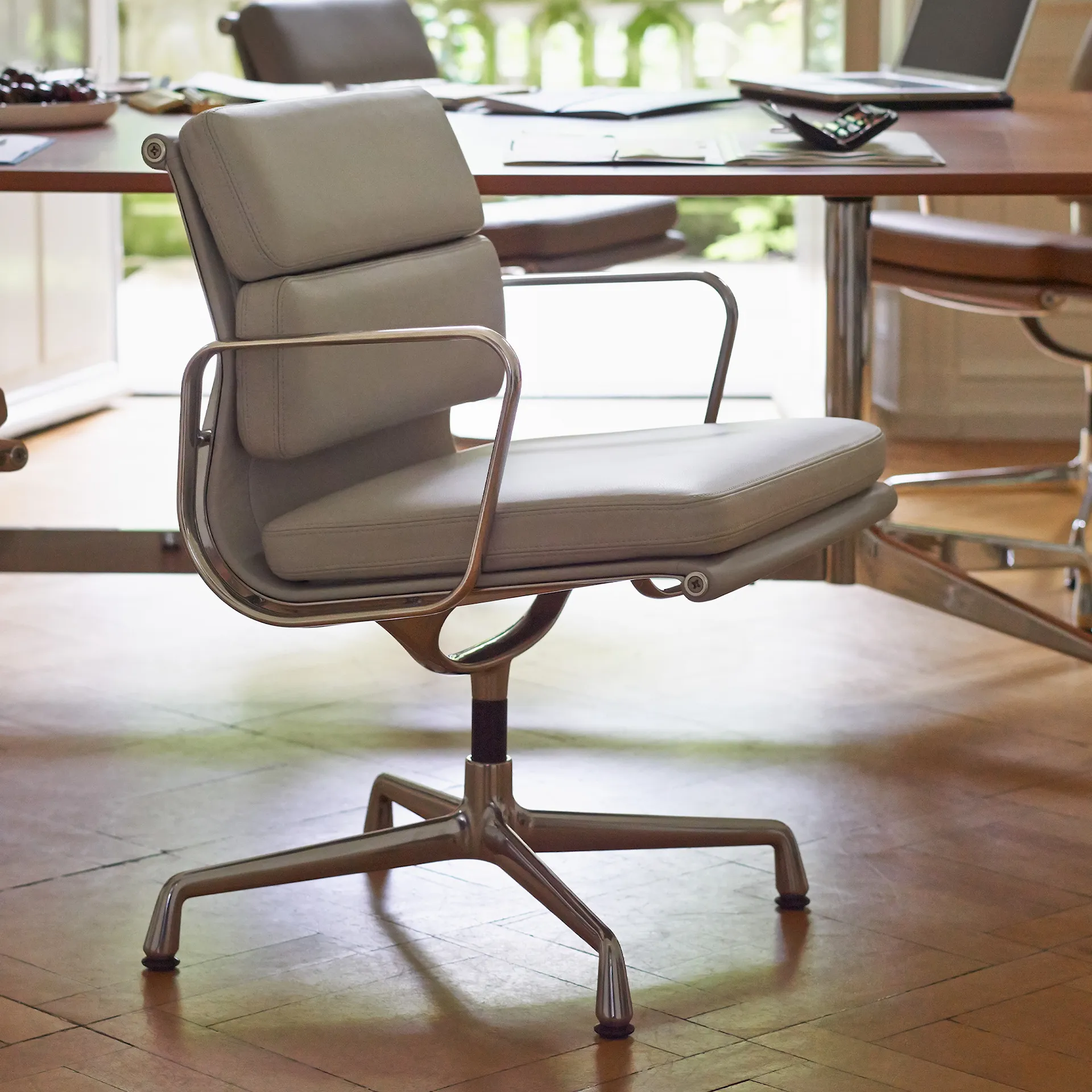 EA 208 - Vitra - Charles & Ray Eames - NO GA