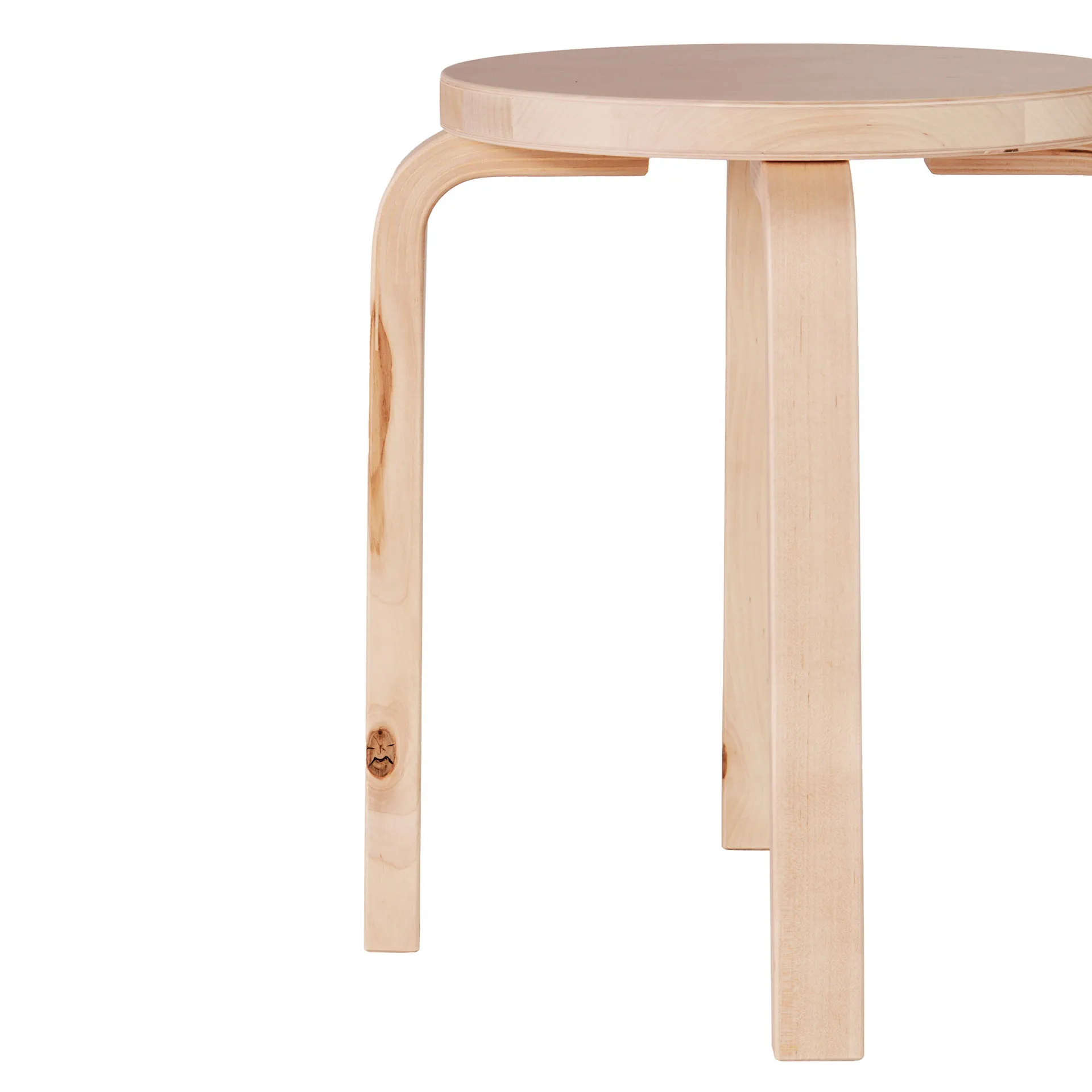 Spesialutgave av Stool E60 Wild Birch, signert Formafantasma - Artek - Alvar Aalto - NO GA