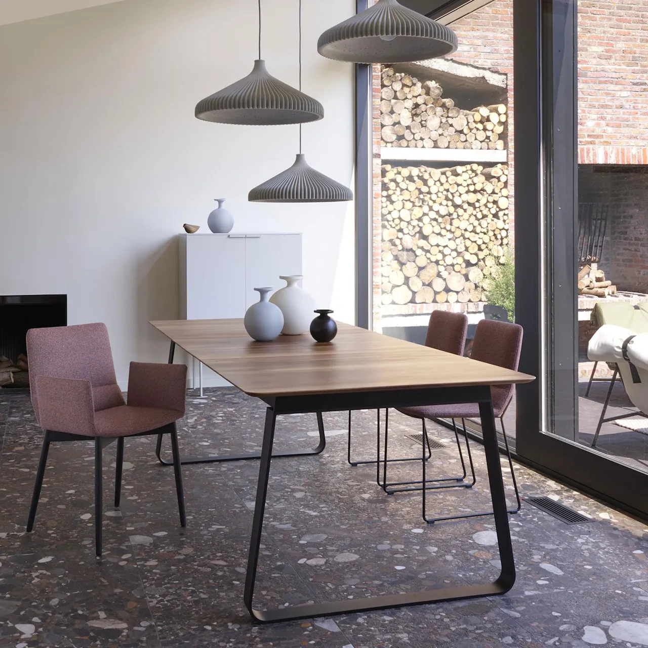 Vilna Dining Table