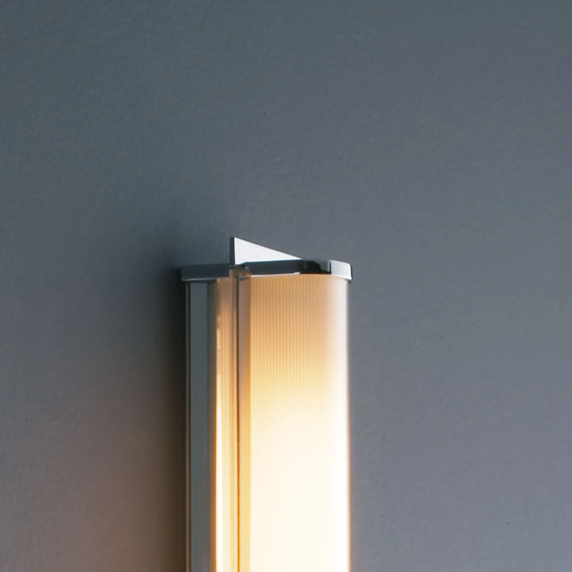 Manhattan T5 - Wall Lamp - Marset - NO GA