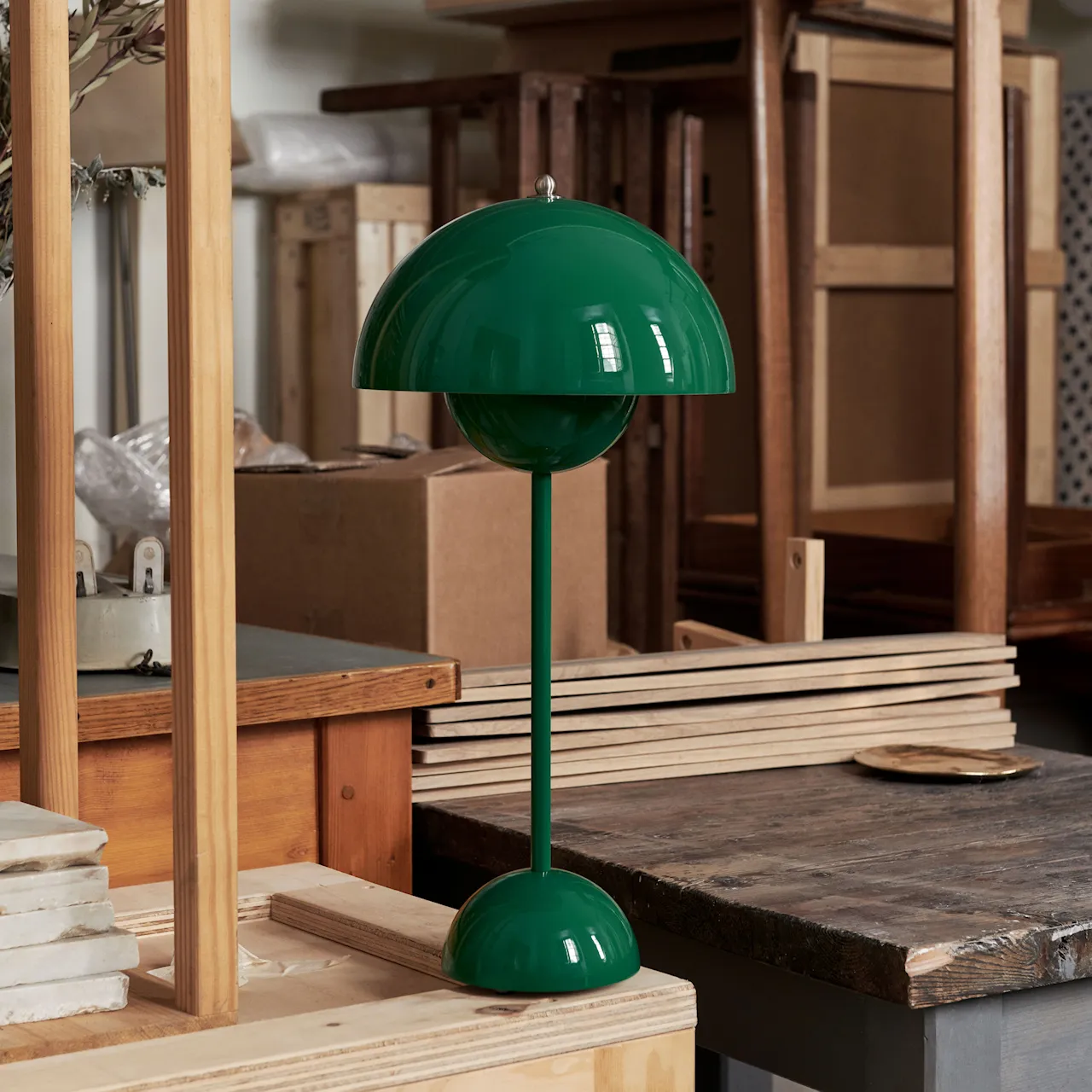 Flowerpot VP3 Table Lamp