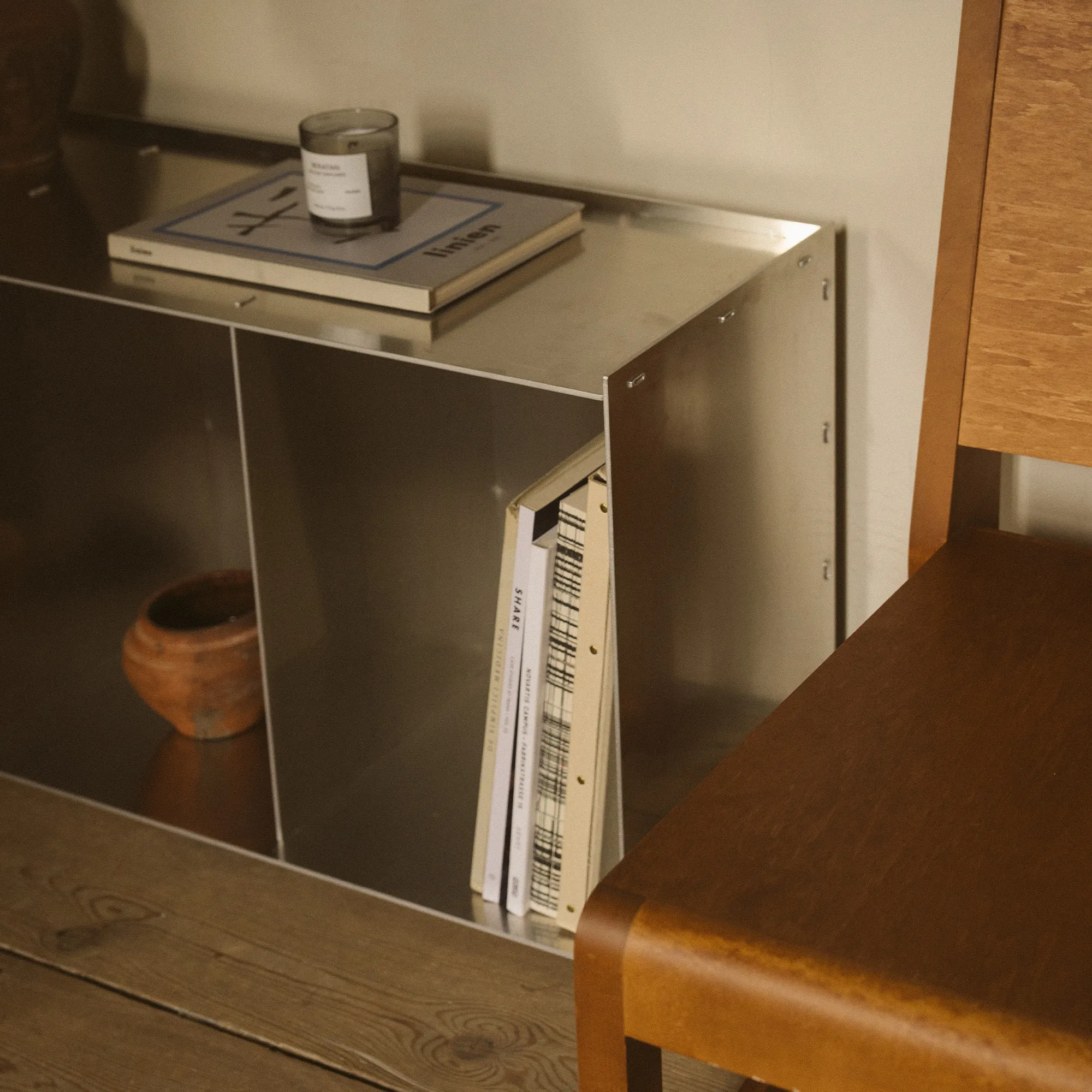 Rivet Case skjenk - 2