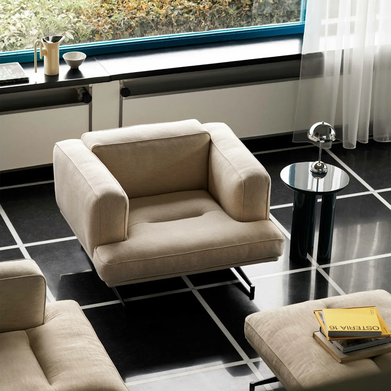 Inland AV21 1-seters sofa polert aluminium ben