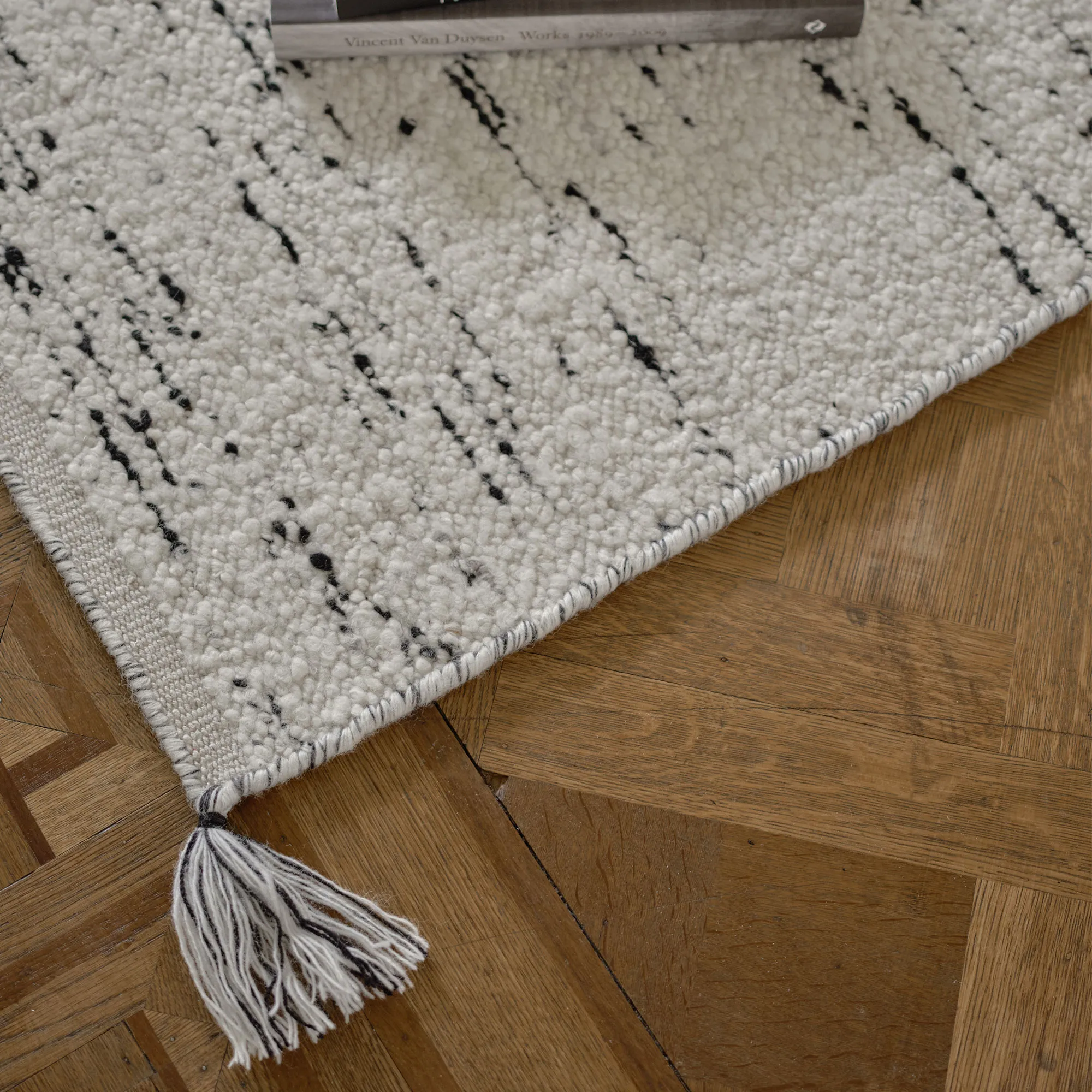Boucle Cream/Black ullteppe - 6