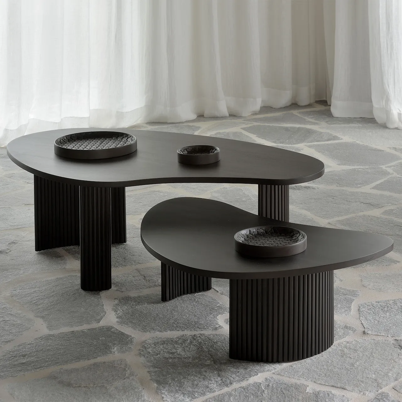 Boomerang Coffee Table 90 x 61 x 29 cm