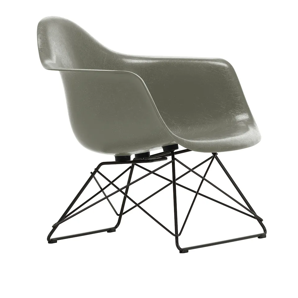 Eames Fiberglass Armchair LAR lenestol