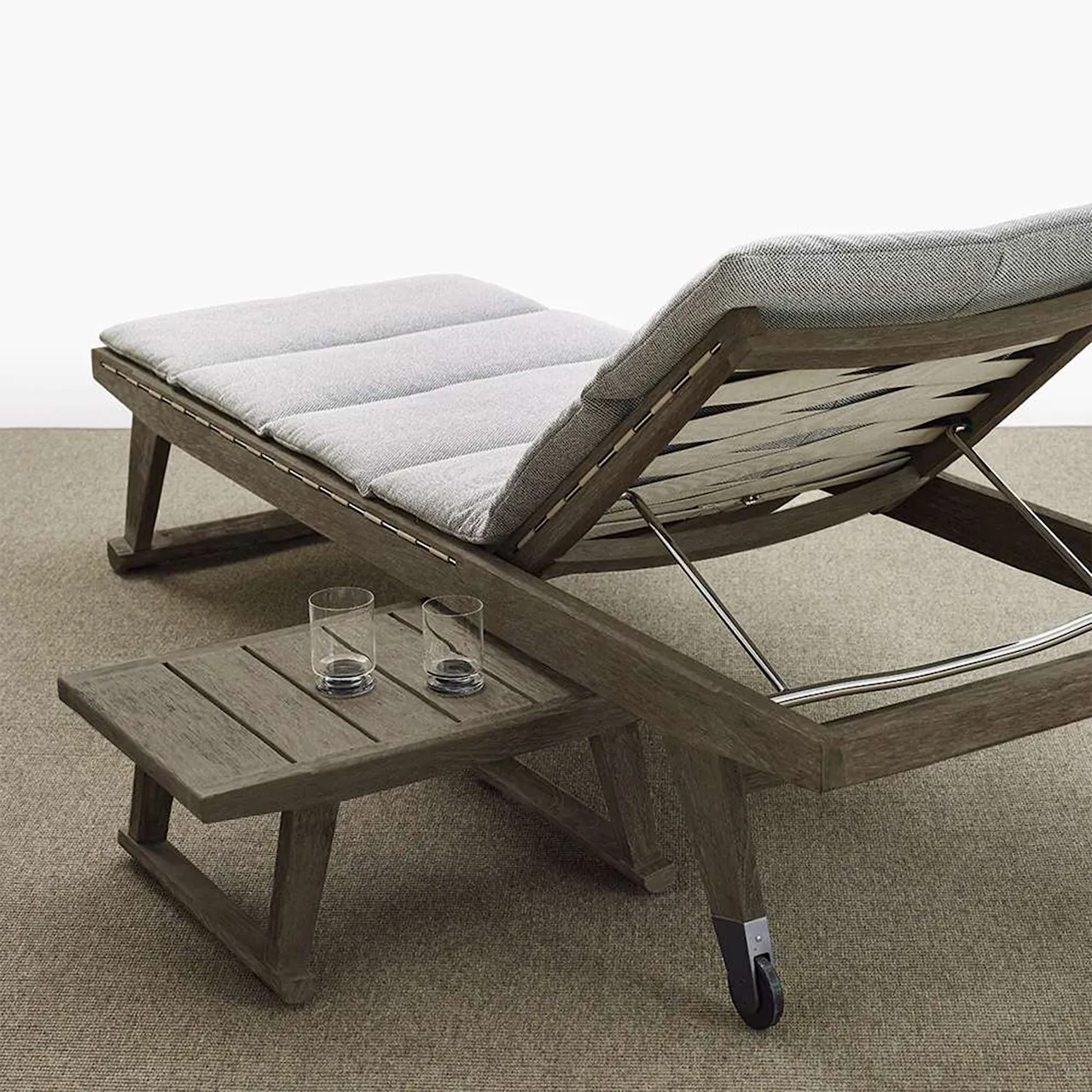 Gio Outdoor Chaise Longue