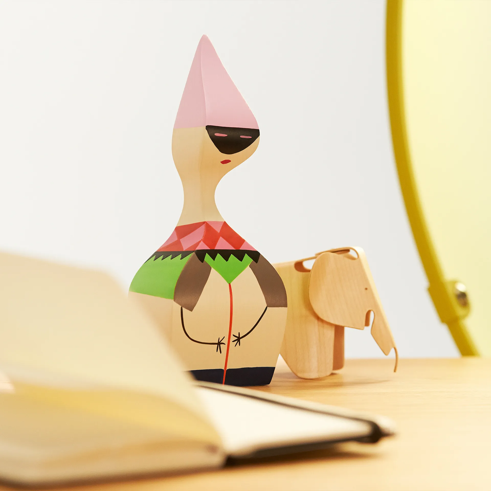 Wooden Doll No. 6 - Vitra - Alexander Girard  - NO GA