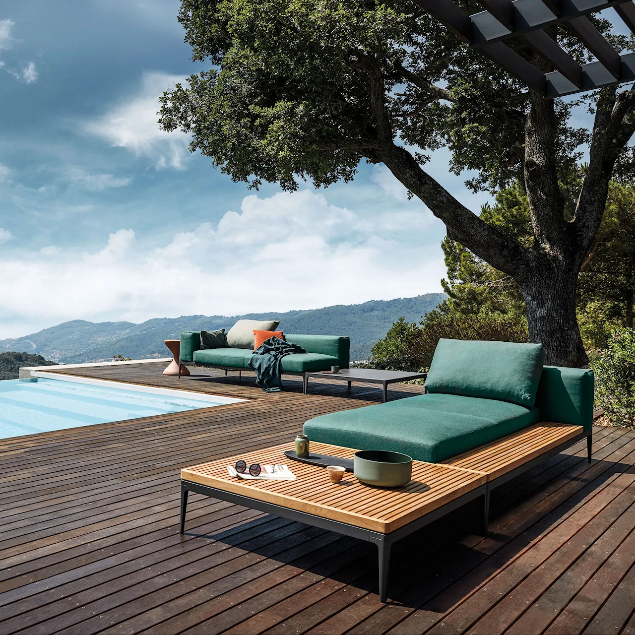 Grid Chaise Unit