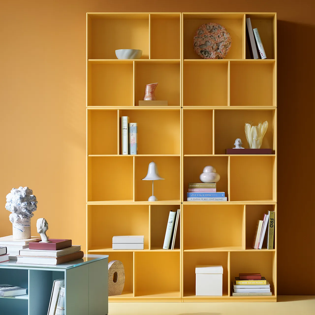 Read Spacious Bookshelf - Plinth H3 cm