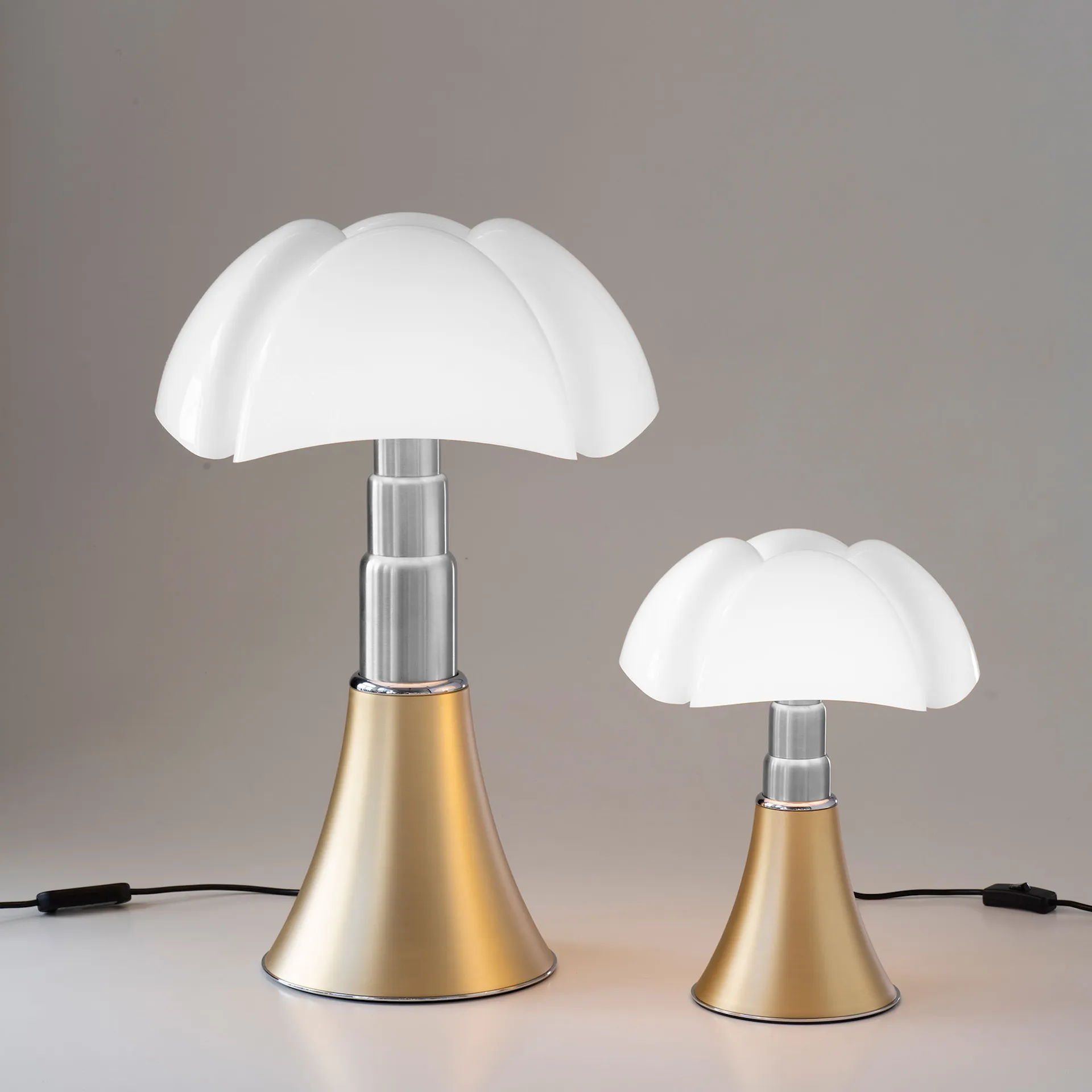 Pipistrello Medium Table Lamp Brass - Dimbar - Martinelli Luce - Gae Aulenti - NO GA