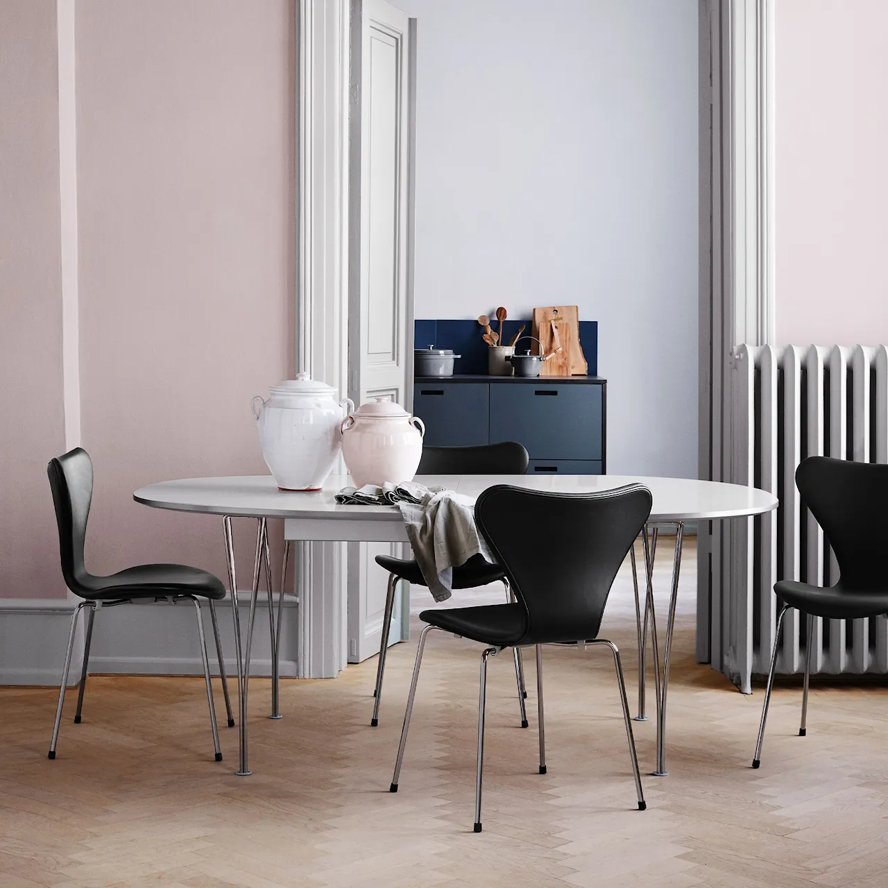Series 7 stol 3107 heltrukket lær stålramme krom essential black