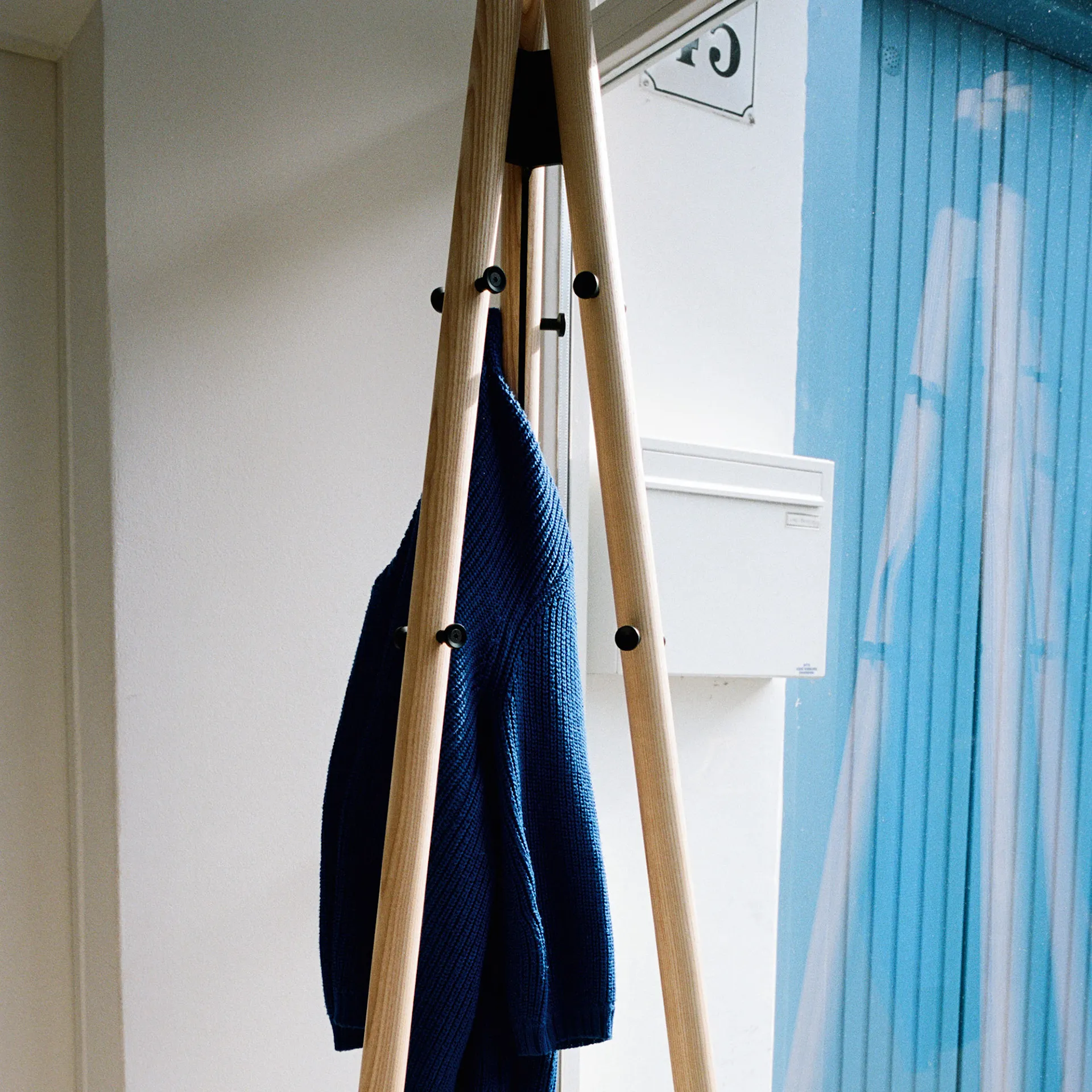 Kiila Coat Stand - Artek - Daniel Rybakken - NO GA