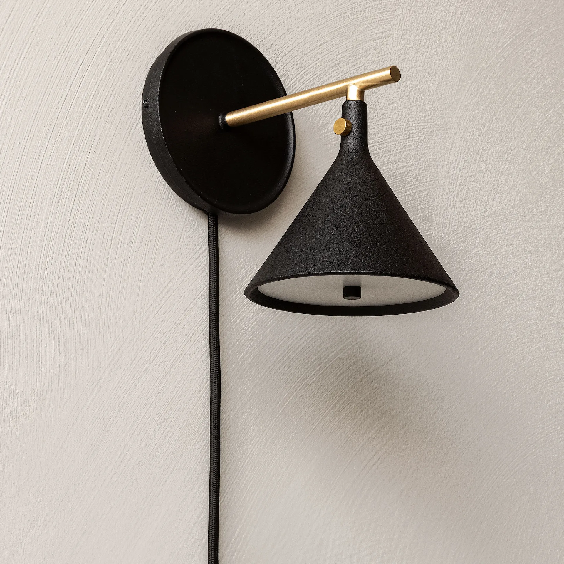 Cast Sconce Wall Lamp With Diffuser - Audo Copenhagen - NO GA