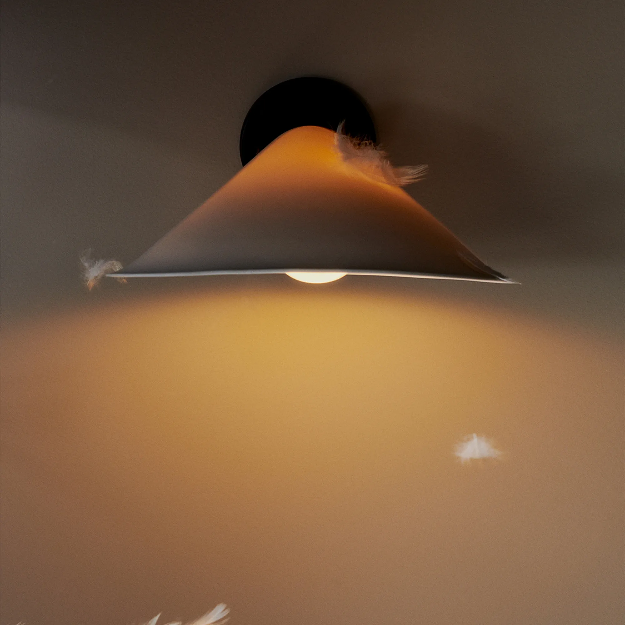 Plume SW vegglampe med knapp - 13