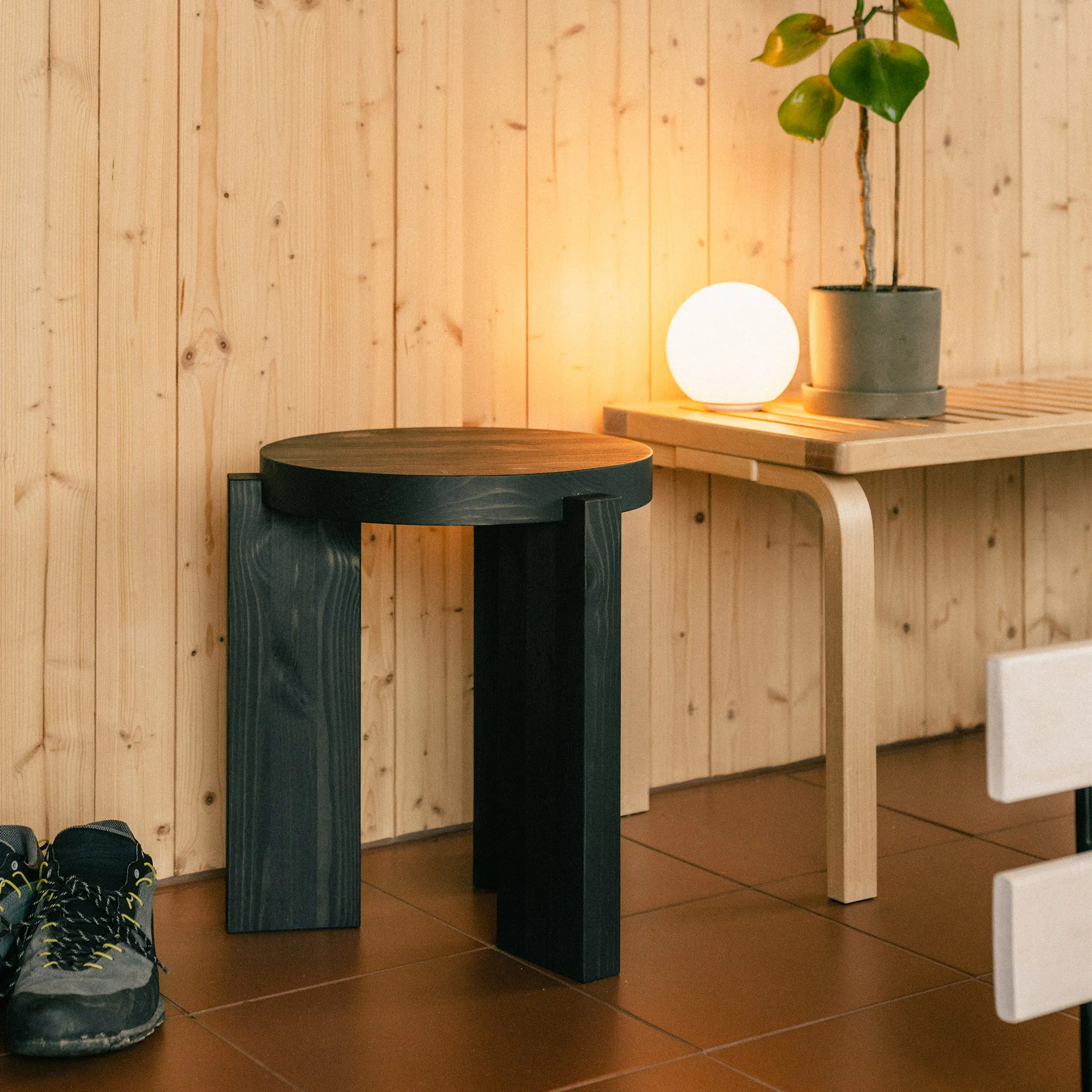 001 Stool Black - 2