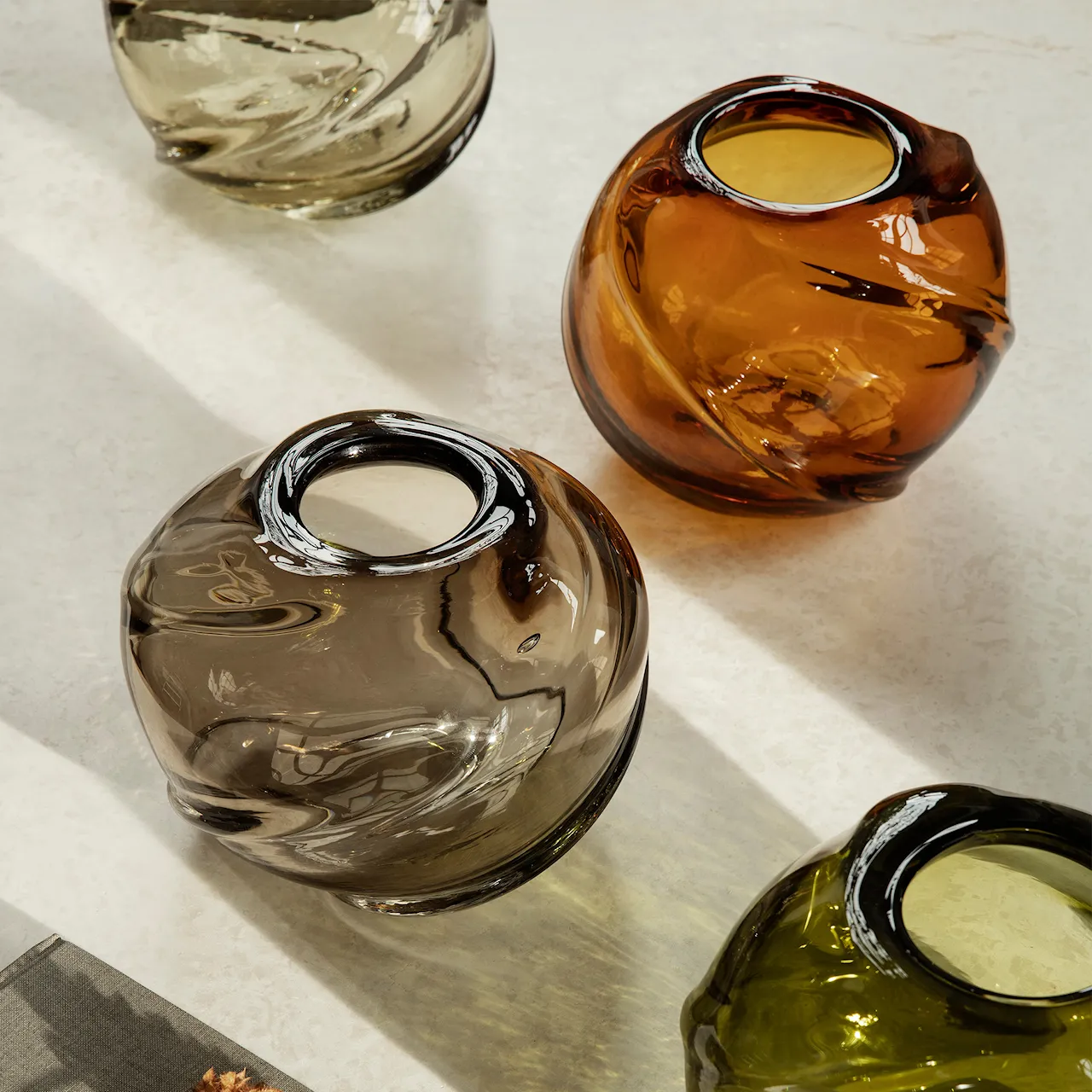 Water Swirl Round vase