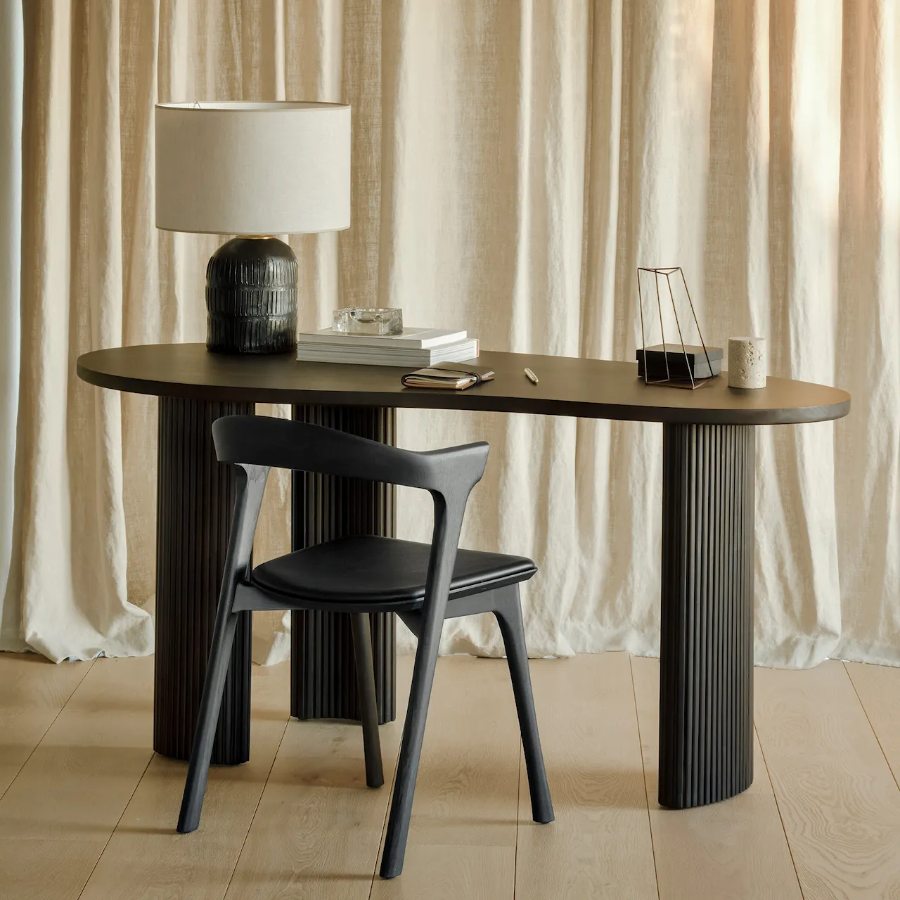 Boomerang Desk