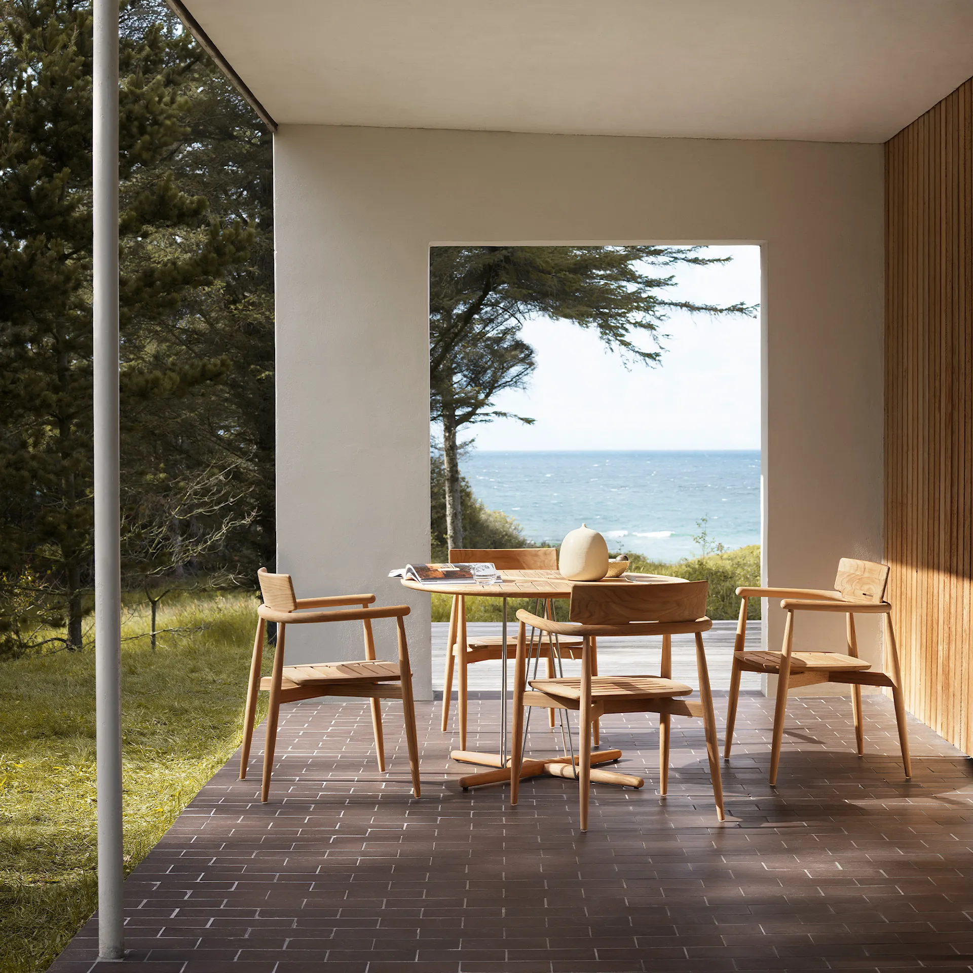 E008 Embrace Outdoor Series Chair, Ubehandlet teak - Carl Hansen - NO GA