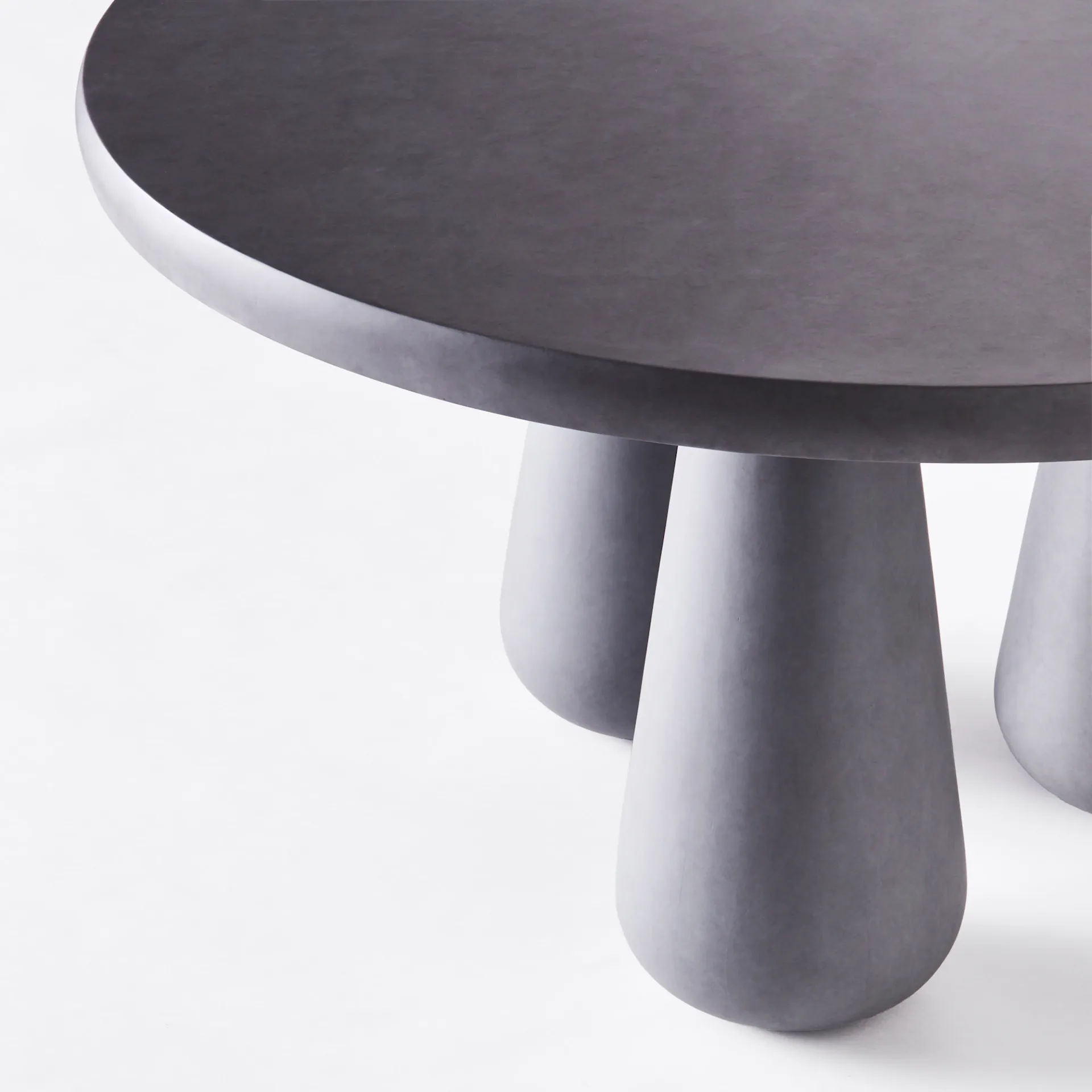 Concrete Dining Table - Dusty Deco - Edin & Lina Kjellvertz - NO GA