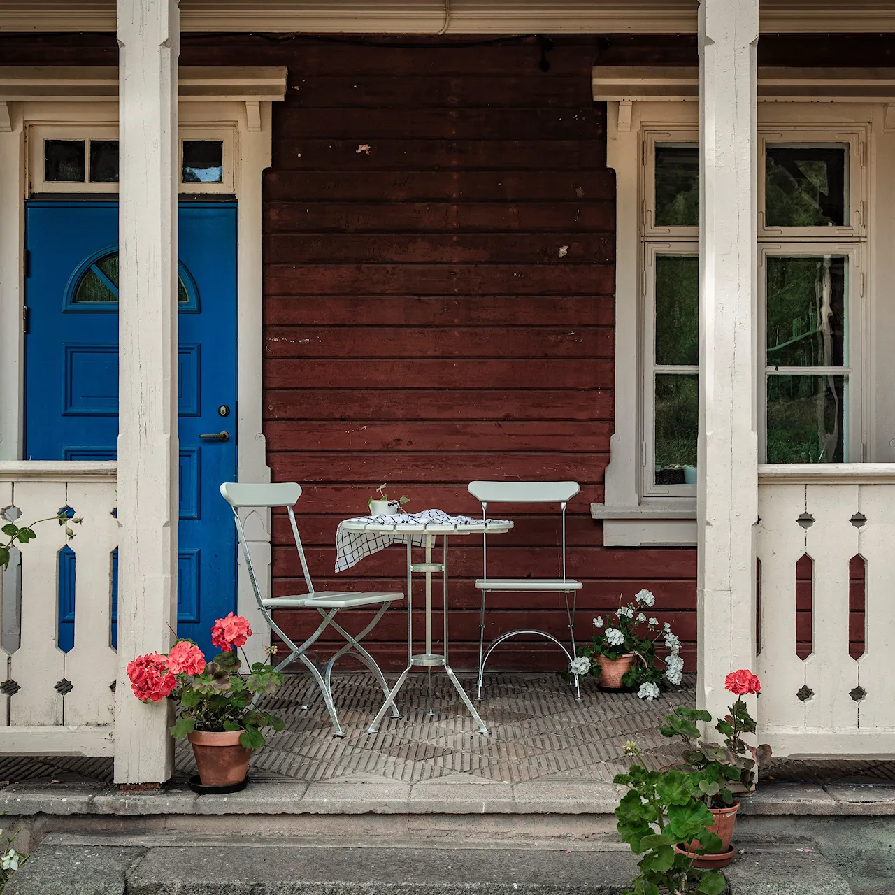 Bryggeriserien - Bryggeri Tre-fots bord & 2 stk bryggerstoler Hvitlakkert Eik