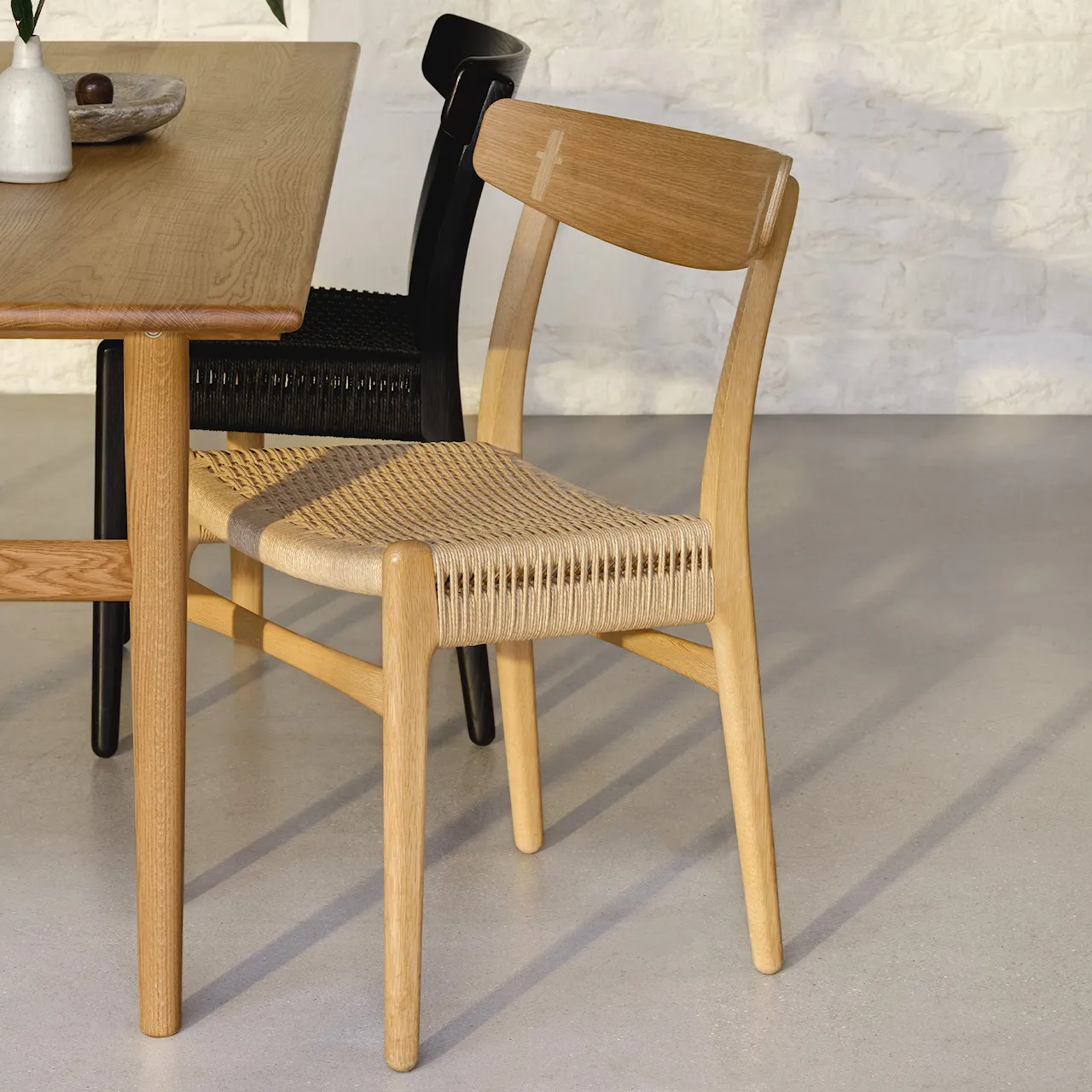 CH23 stol eik/svart flettet papirsnor