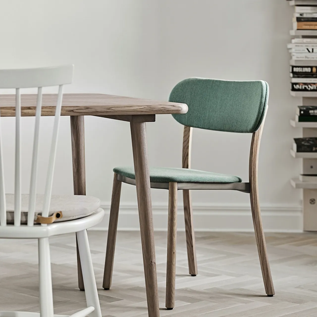 Miss Tailor spisebord i eik